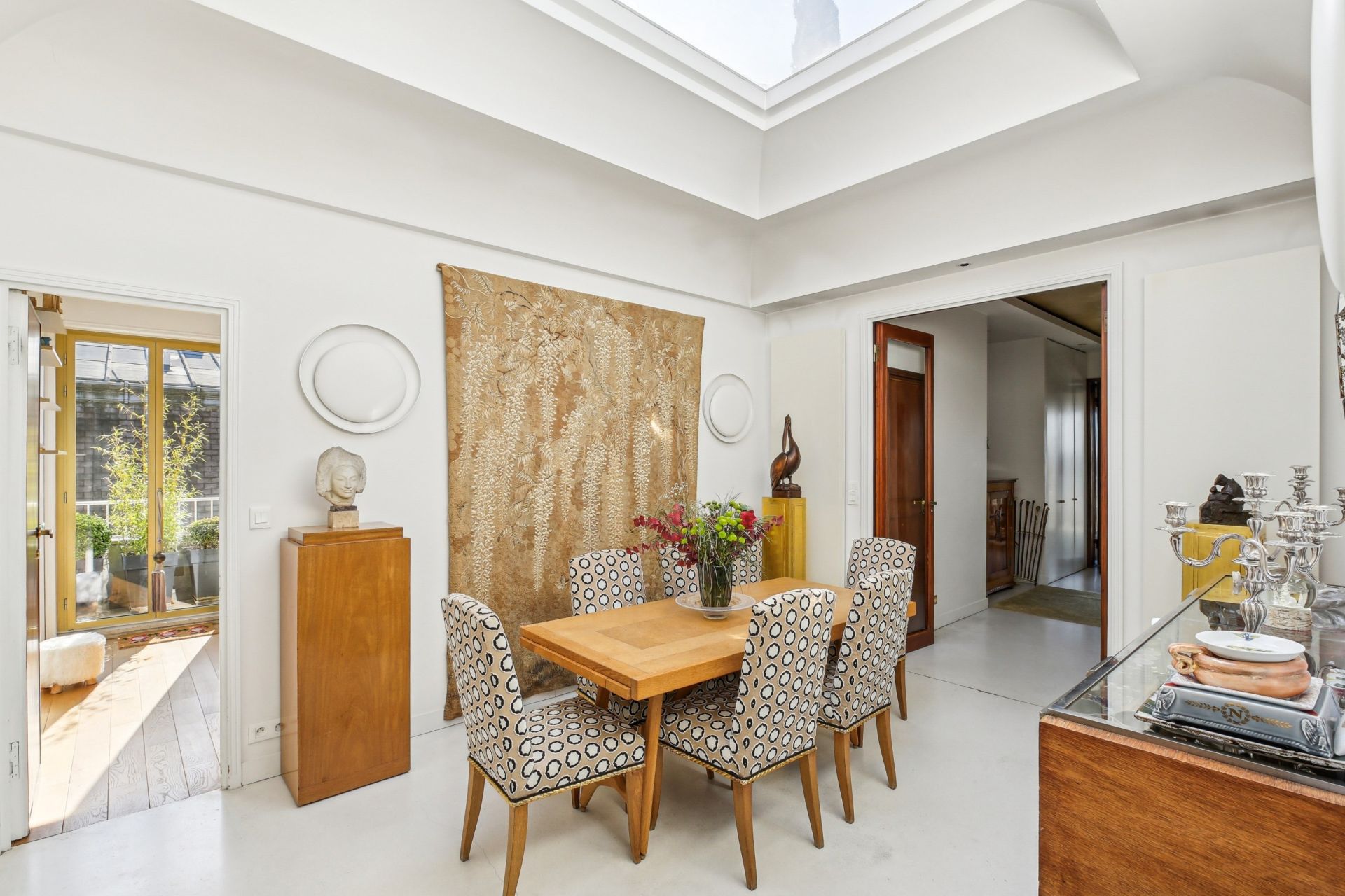 luxury apartment 6 Rooms for sale on PARIS (75016)