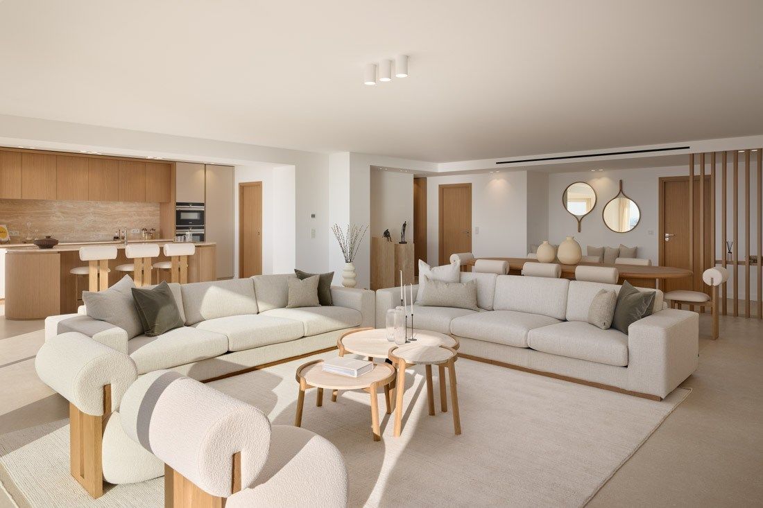 luxury apartment 5 Rooms for sale on CANNES (06400)