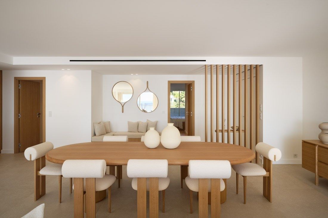 luxury apartment 5 Rooms for sale on CANNES (06400)