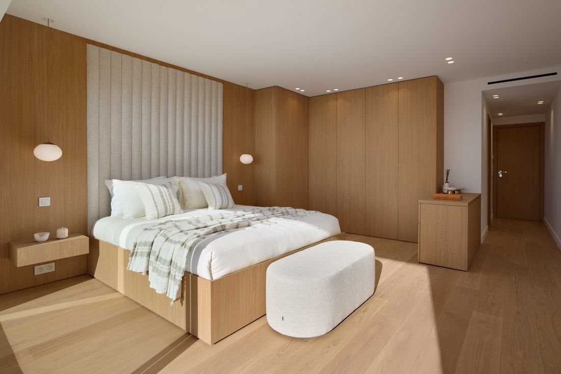 luxury apartment 5 Rooms for sale on CANNES (06400)