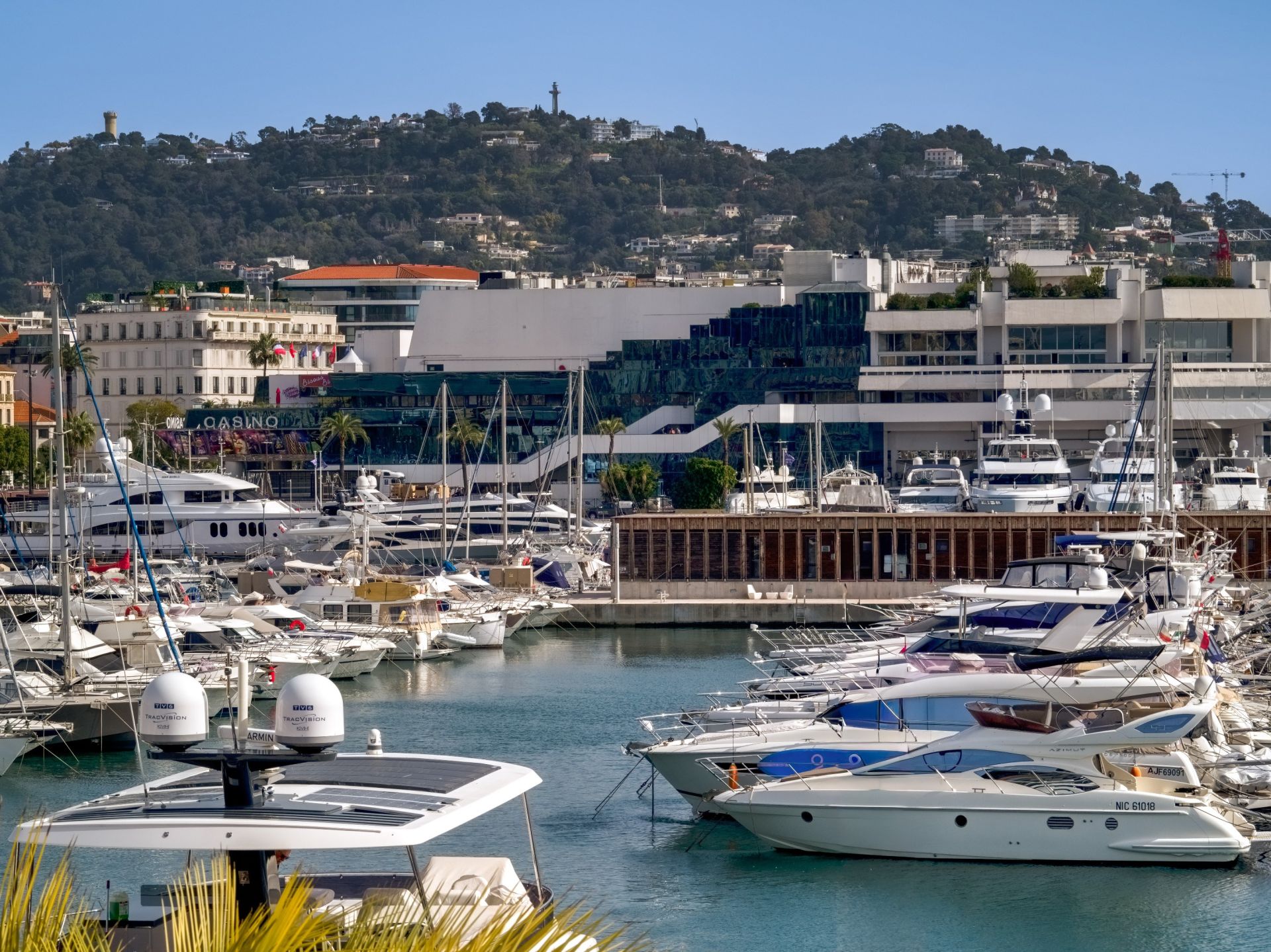 luxury apartment 3 Rooms for sale on CANNES (06400)