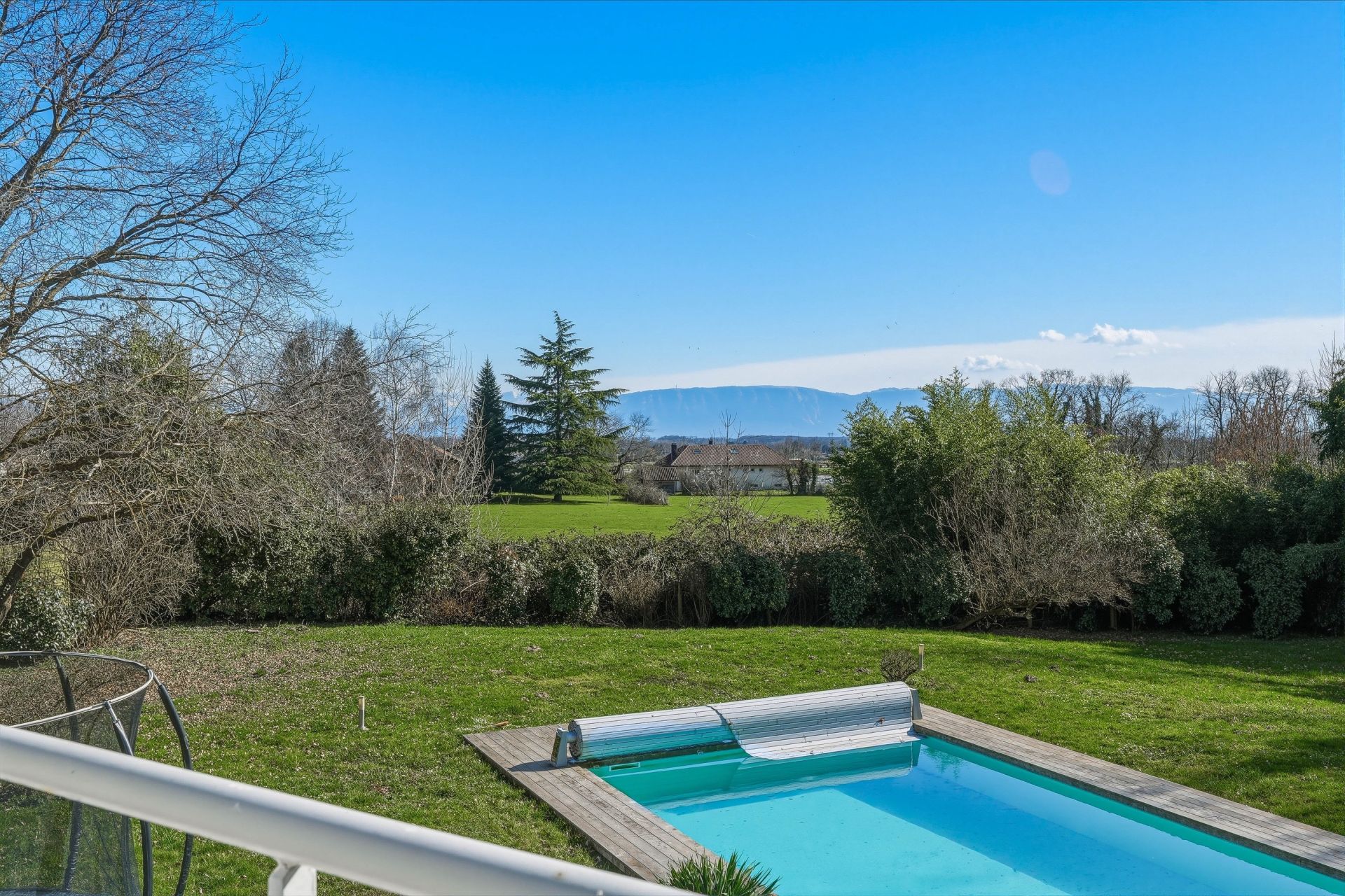 luxury villa 7 Rooms for sale on ST GENIS POUILLY (01630)