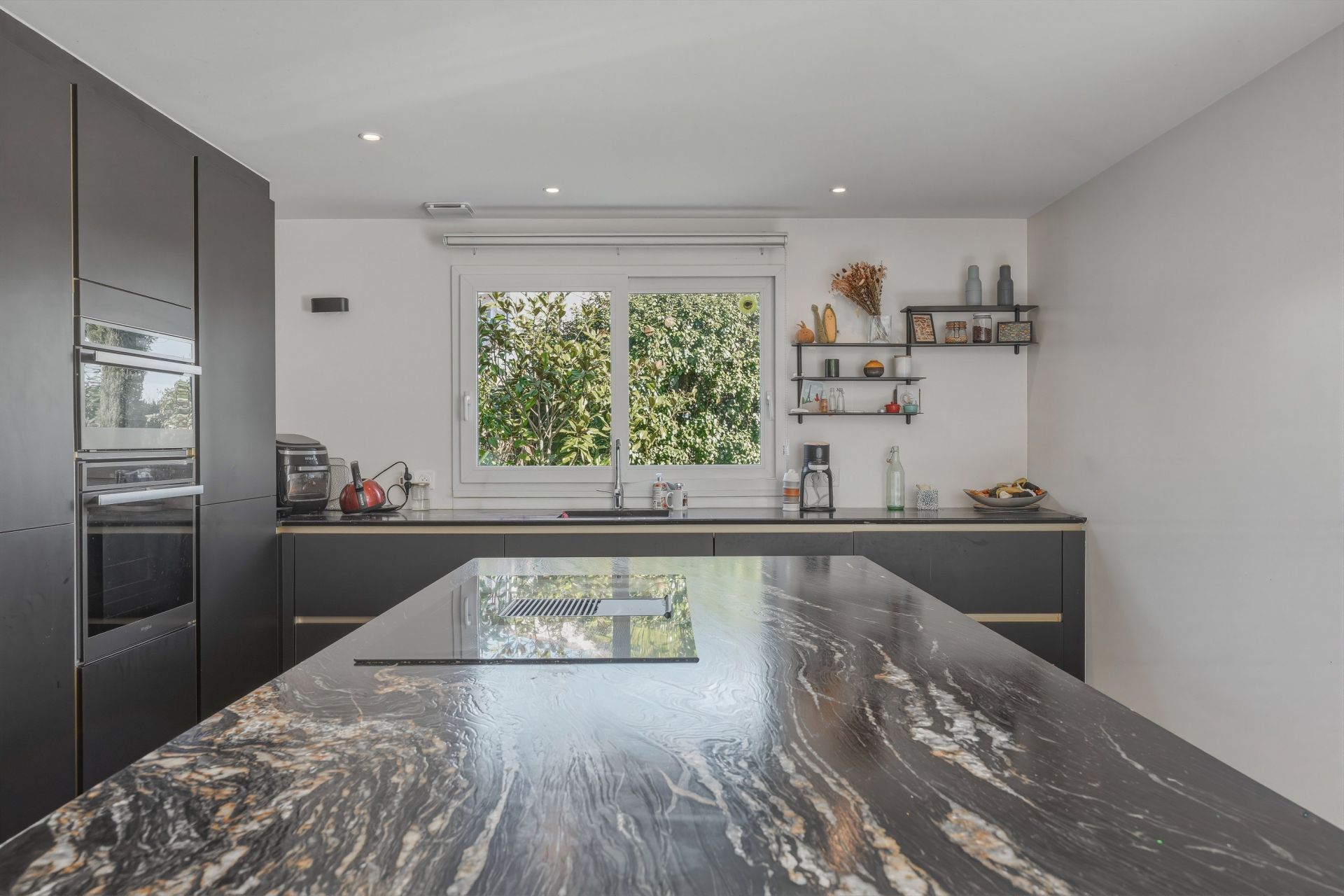 luxury villa 7 Rooms for sale on ST GENIS POUILLY (01630)