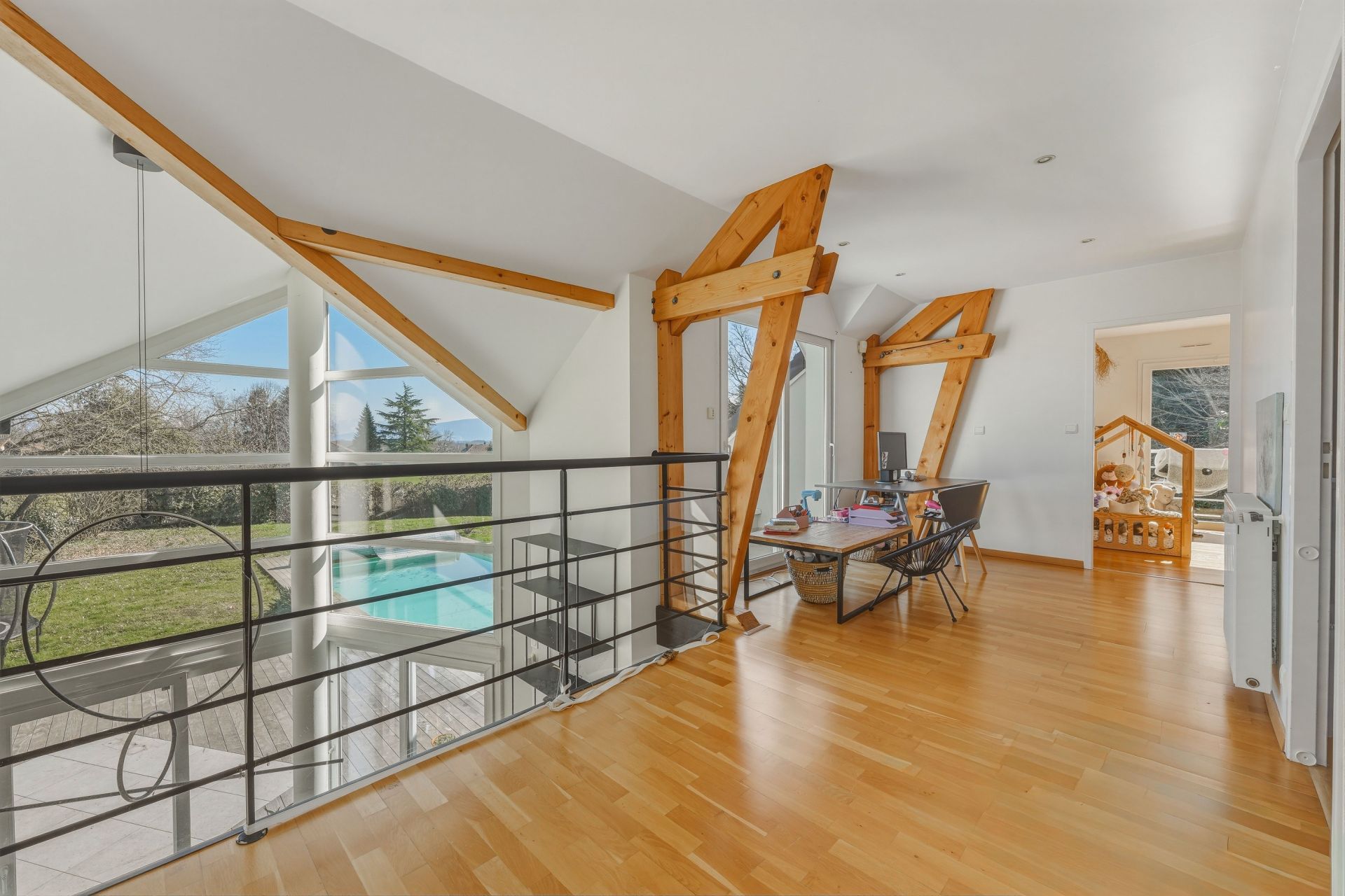 luxury villa 7 Rooms for sale on ST GENIS POUILLY (01630)