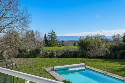 Sale Luxury villa Saint-Genis-Pouilly 7&nbsp;Rooms 235&nbsp;m²