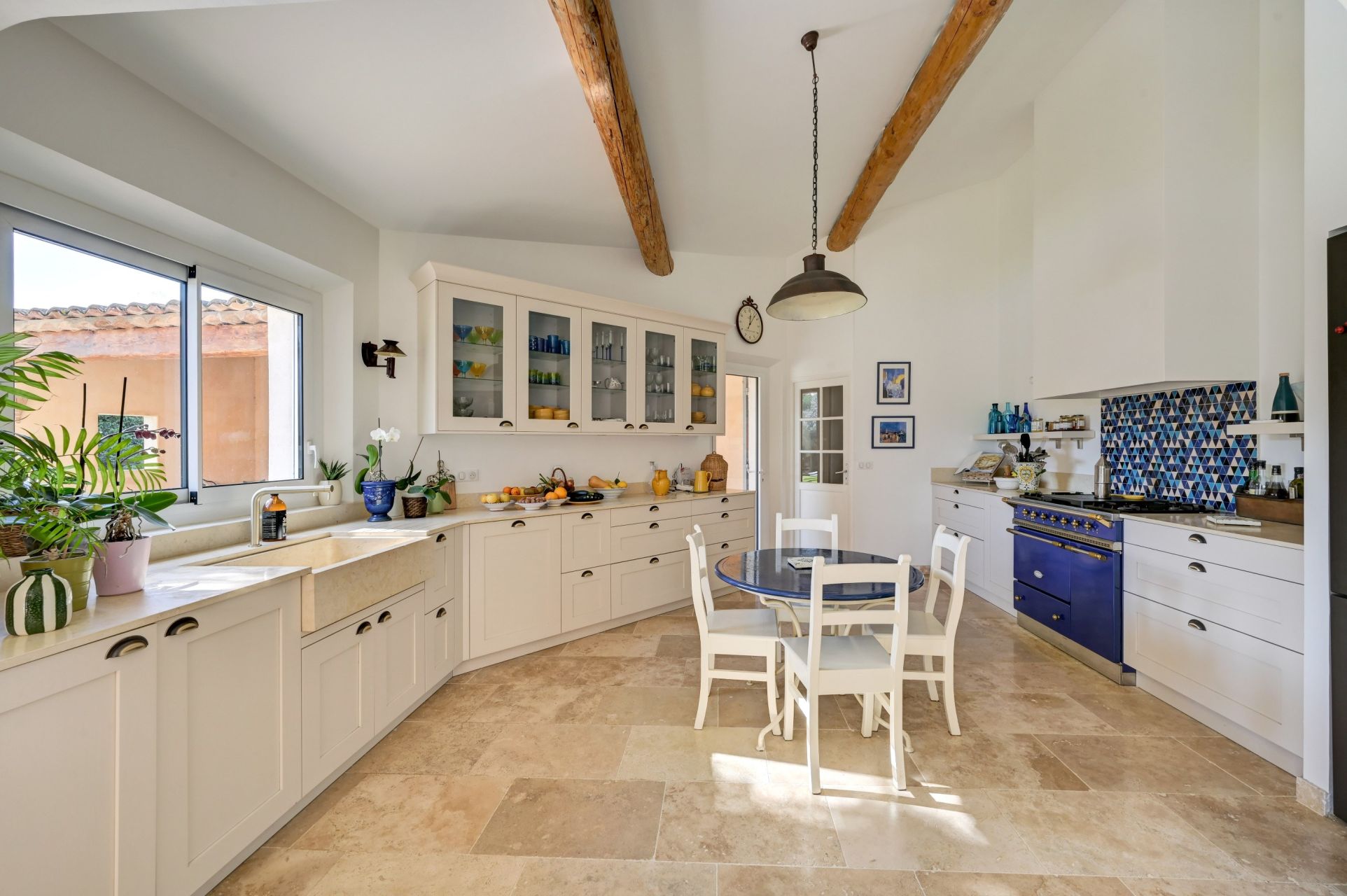 luxury house 5 Rooms for sale on MEYRARGUES (13650)