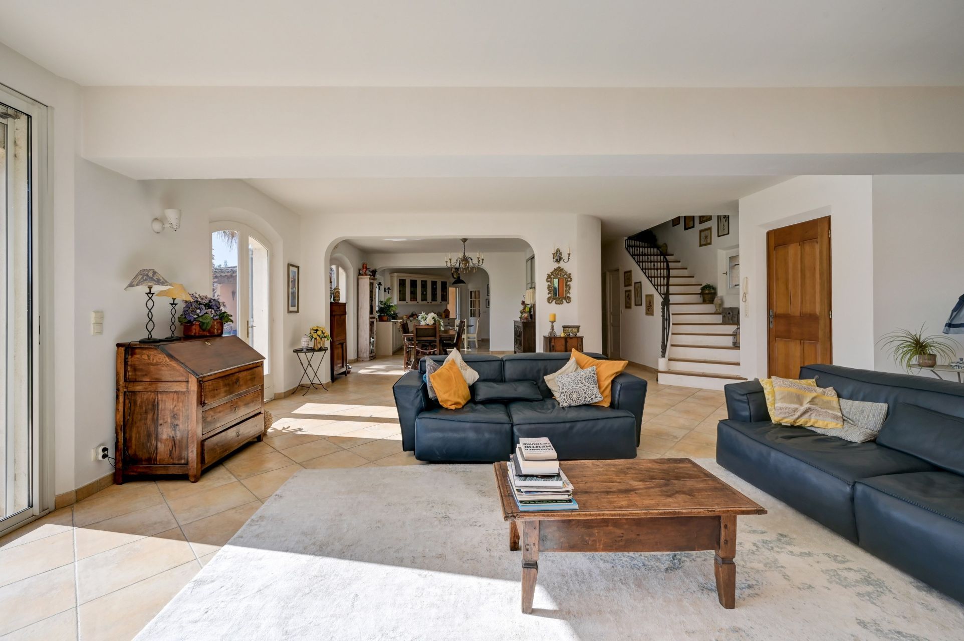 luxury house 5 Rooms for sale on MEYRARGUES (13650)