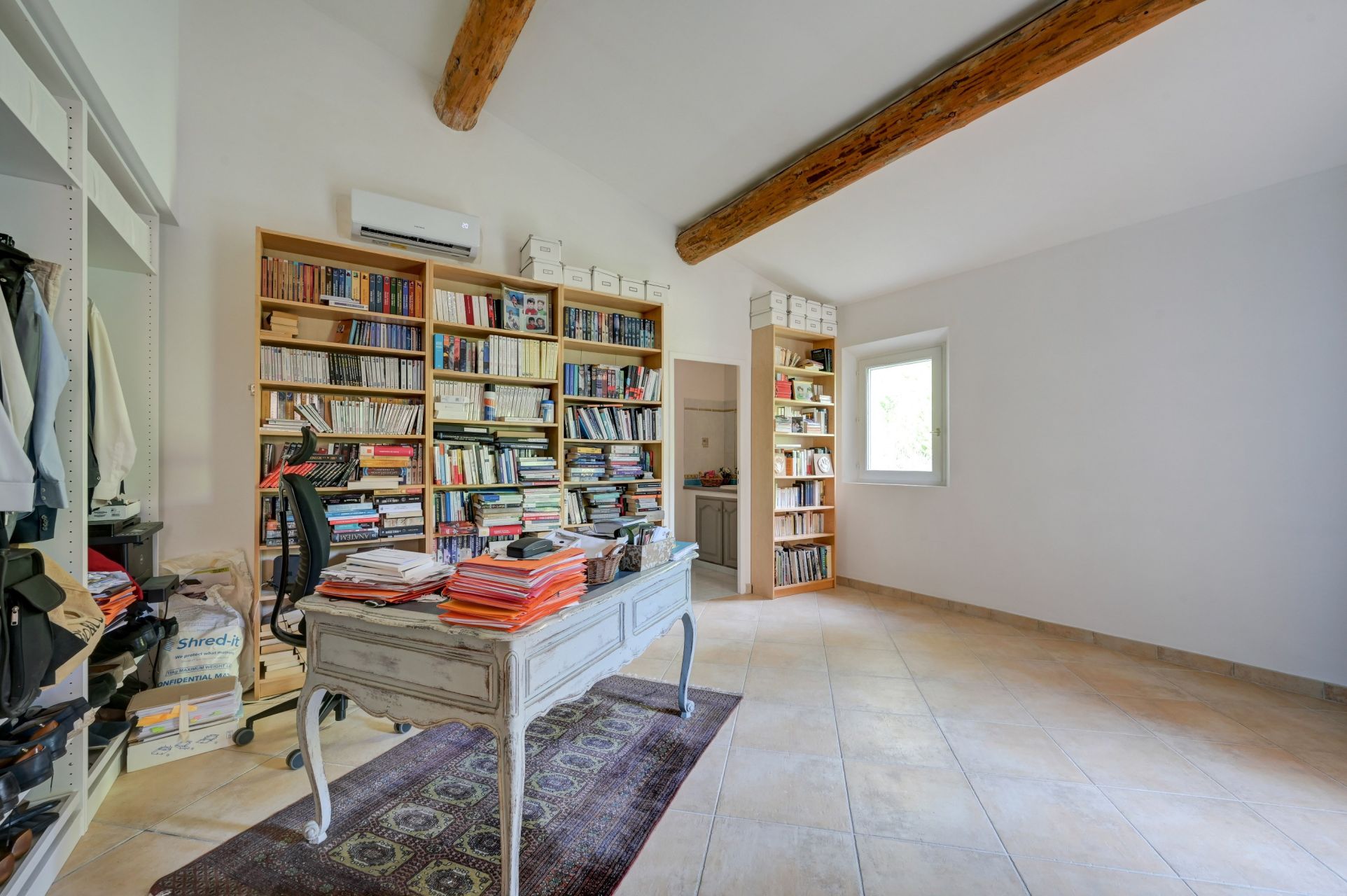 luxury house 5 Rooms for sale on MEYRARGUES (13650)