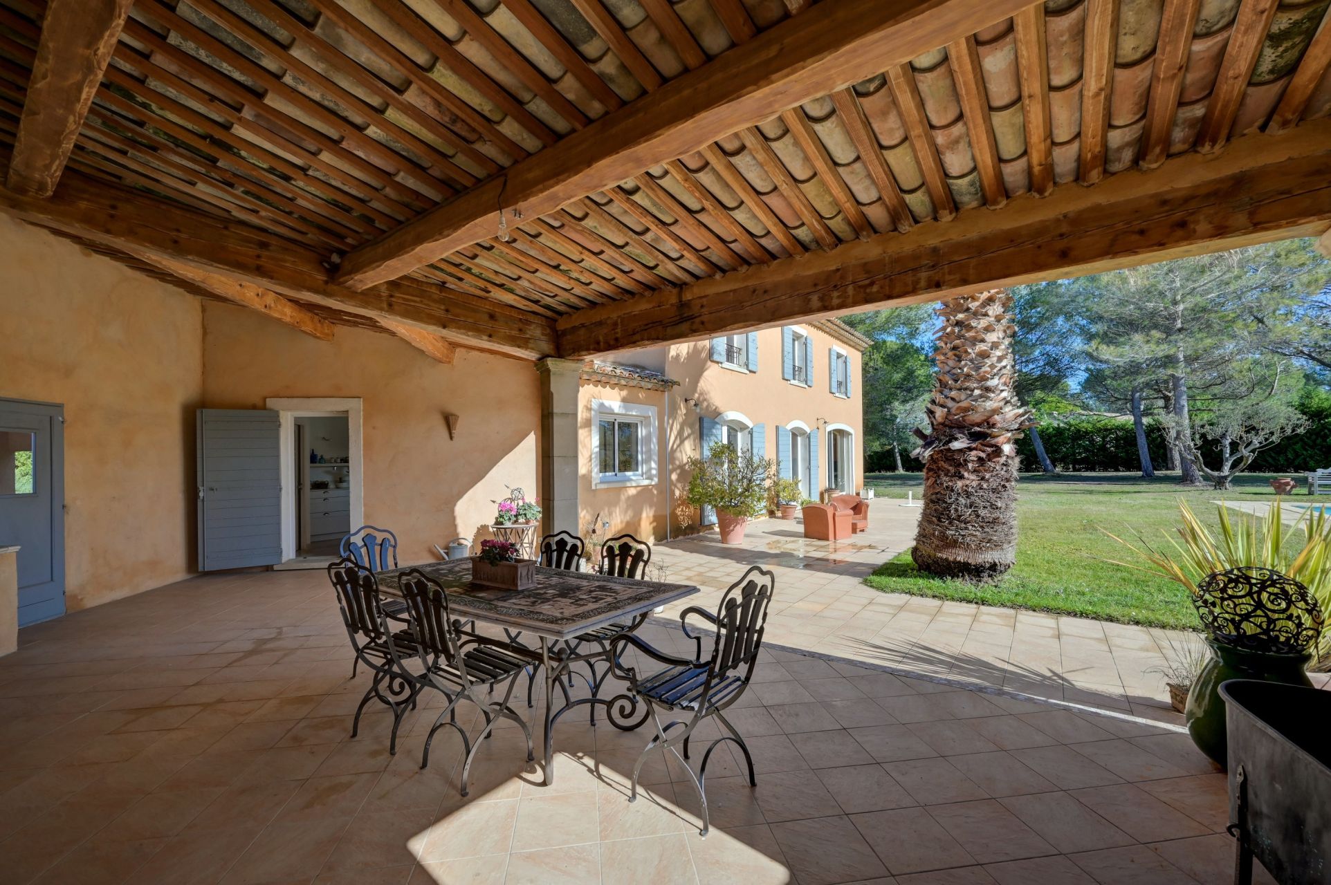 luxury house 5 Rooms for sale on MEYRARGUES (13650)