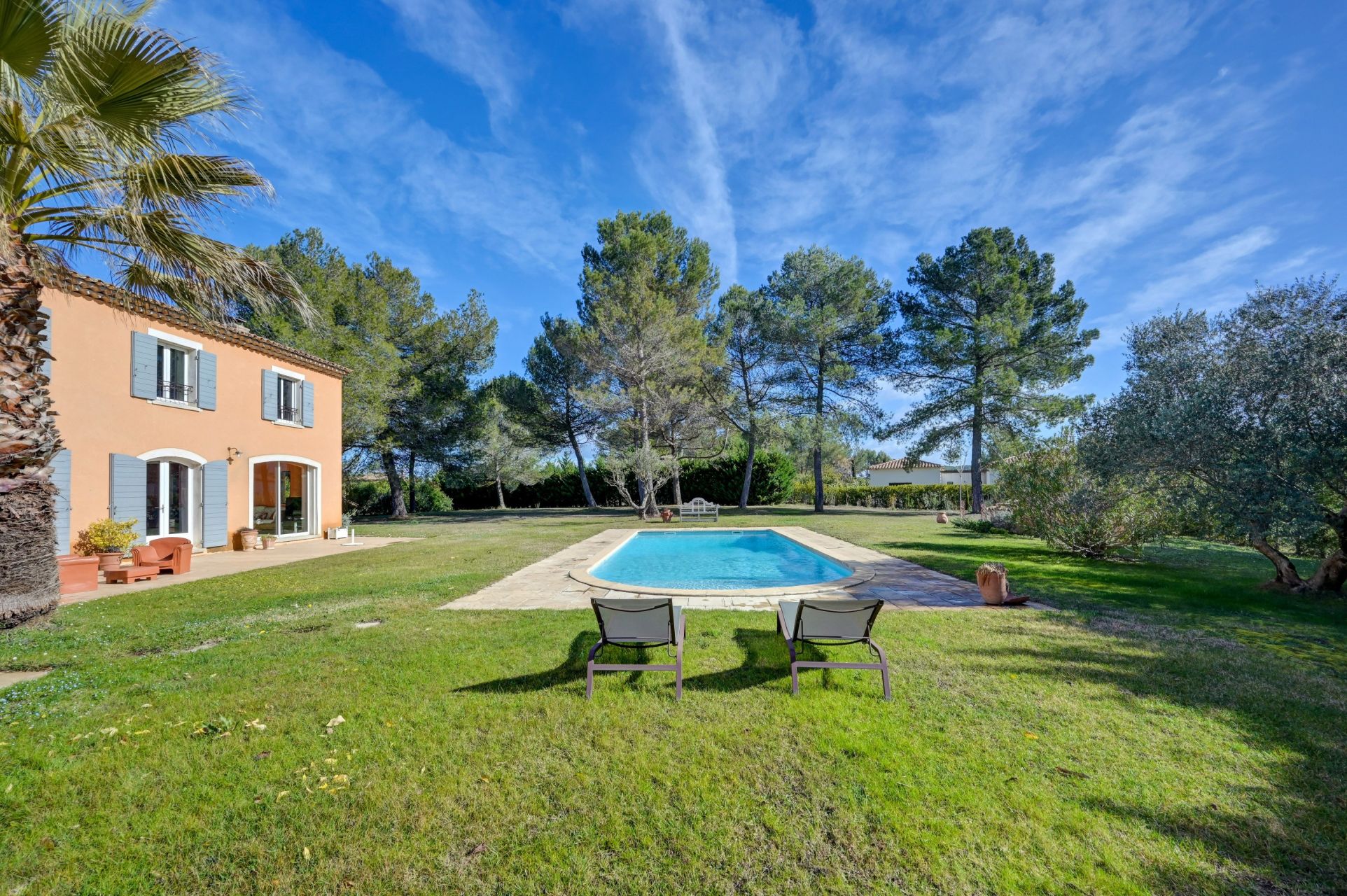luxury house 5 Rooms for sale on MEYRARGUES (13650)