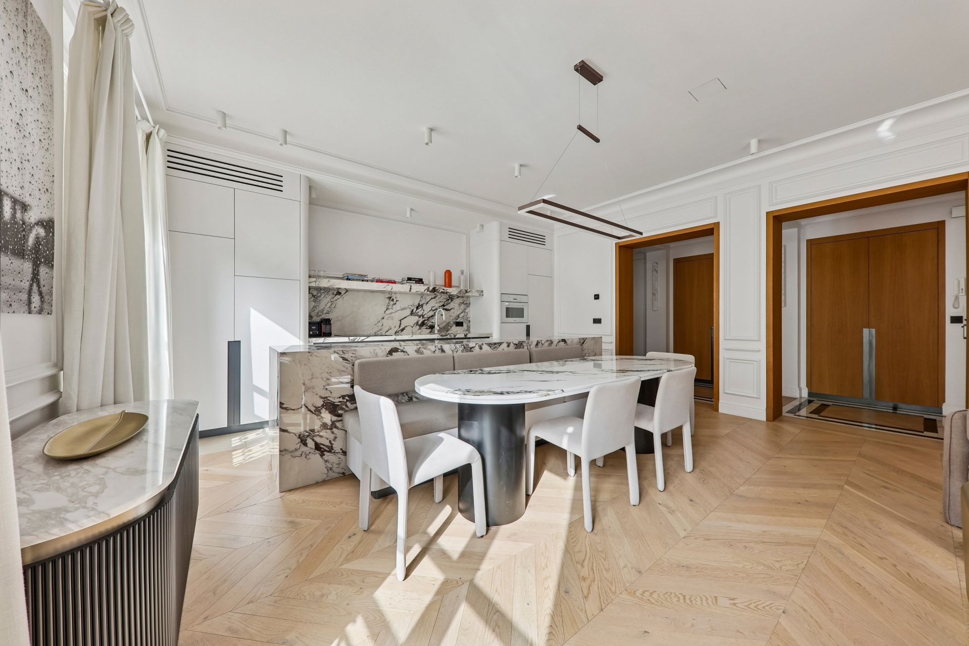 luxury apartment 4 Rooms for rent on PARIS (75008)