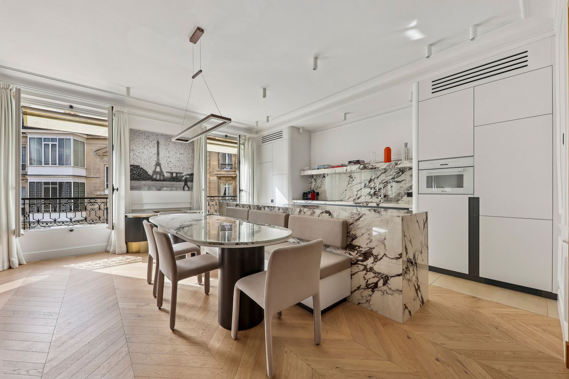 luxury apartment 4 Rooms for rent on PARIS (75008)