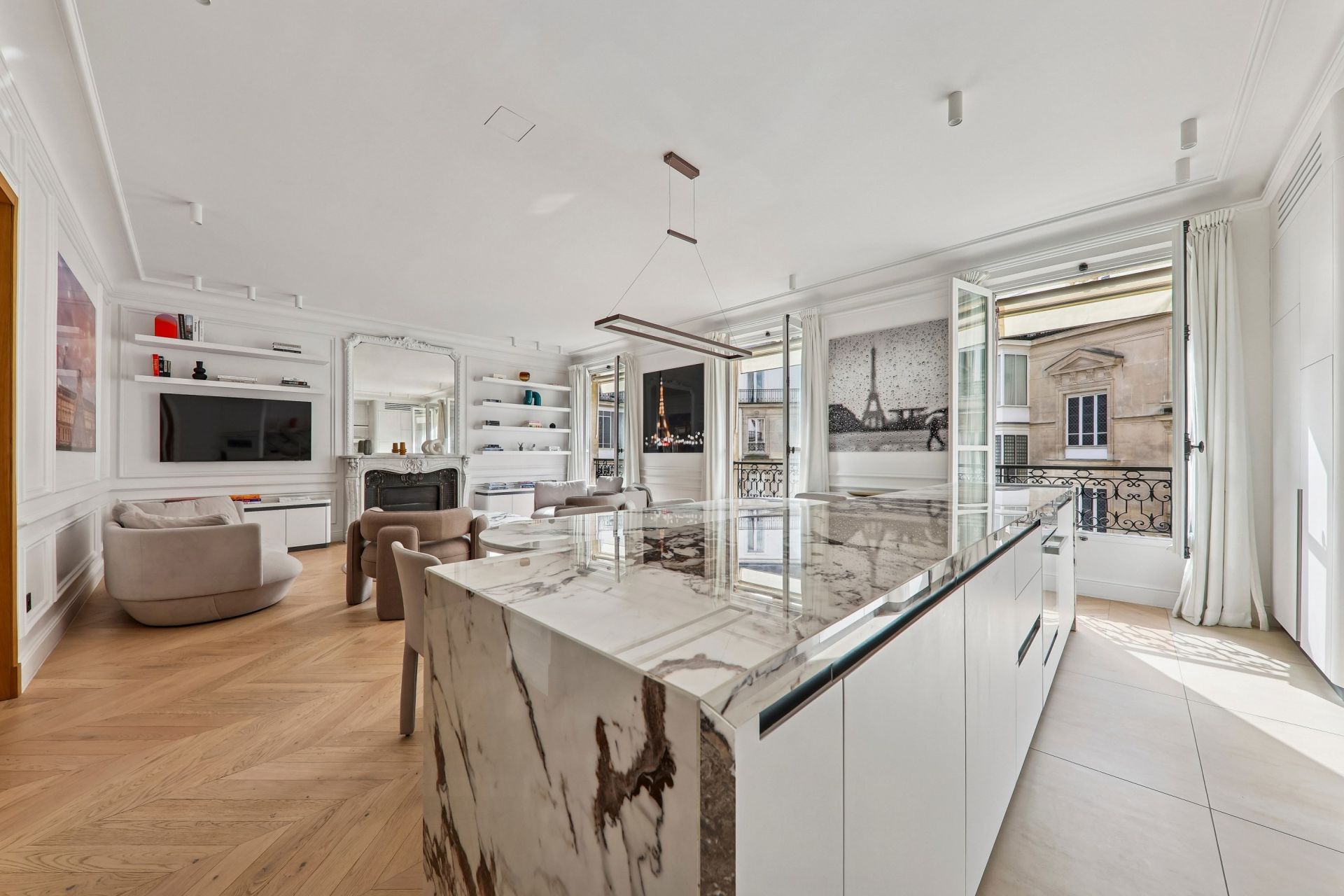 luxury apartment 4 Rooms for rent on PARIS (75008)