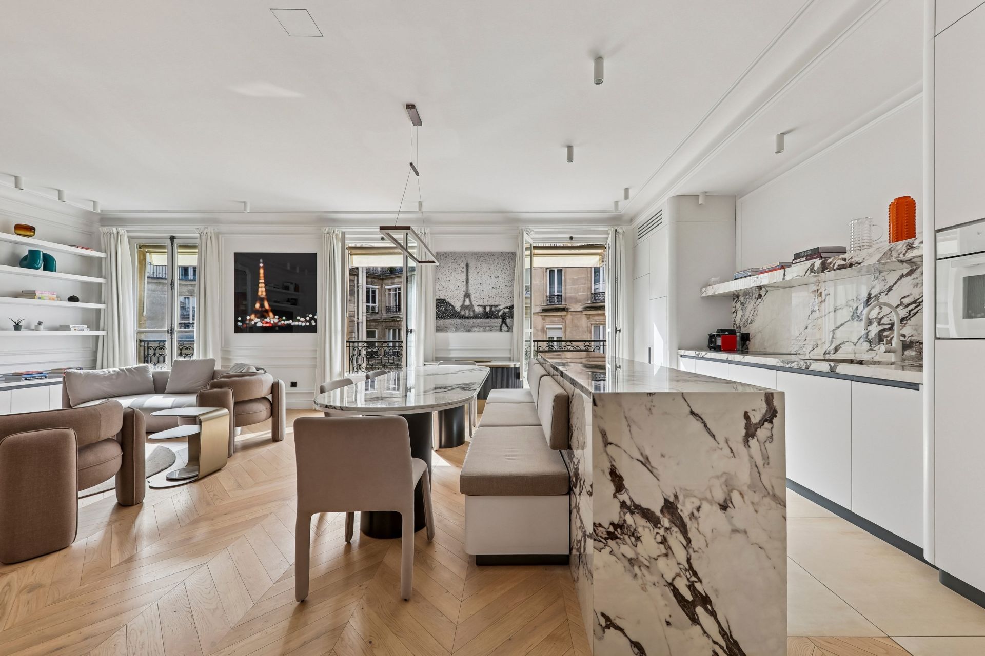 luxury apartment 4 Rooms for rent on PARIS (75008)