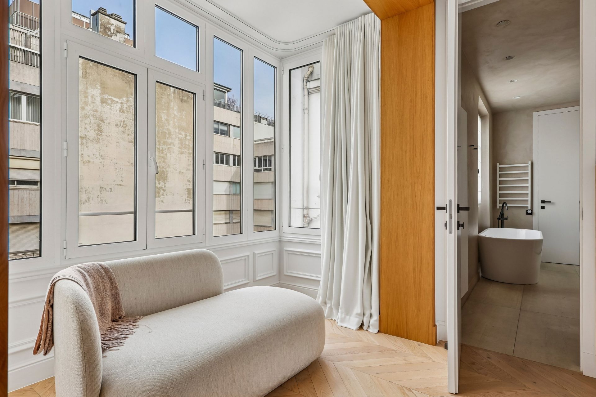 luxury apartment 4 Rooms for rent on PARIS (75008)