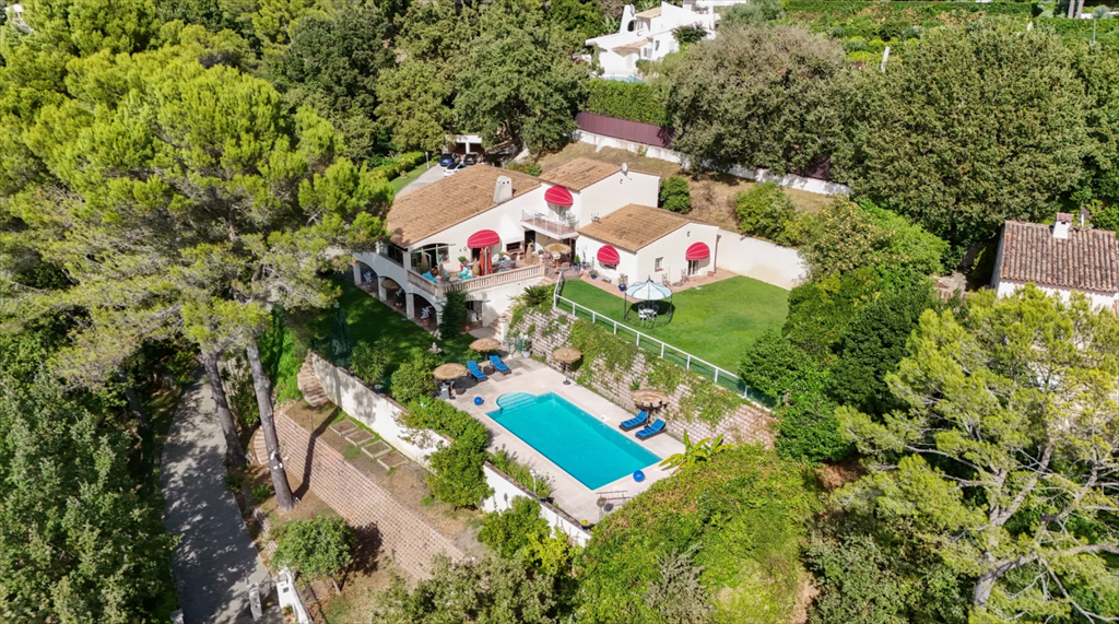 villa de luxe 8 Pièces en vente sur MOUANS SARTOUX (06370)