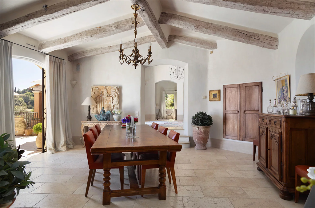 luxury villa 8 Rooms for sale on BIOT (06410)