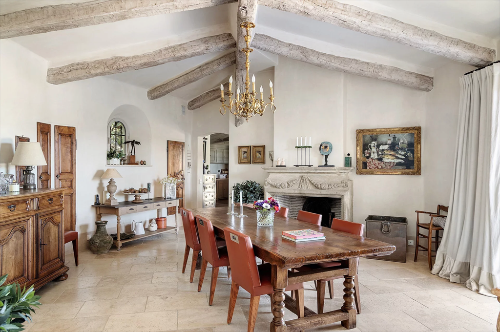 luxury villa 8 Rooms for sale on BIOT (06410)