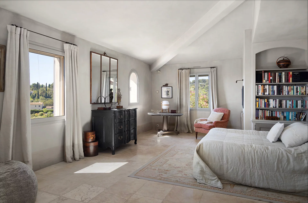 luxury villa 8 Rooms for sale on BIOT (06410)