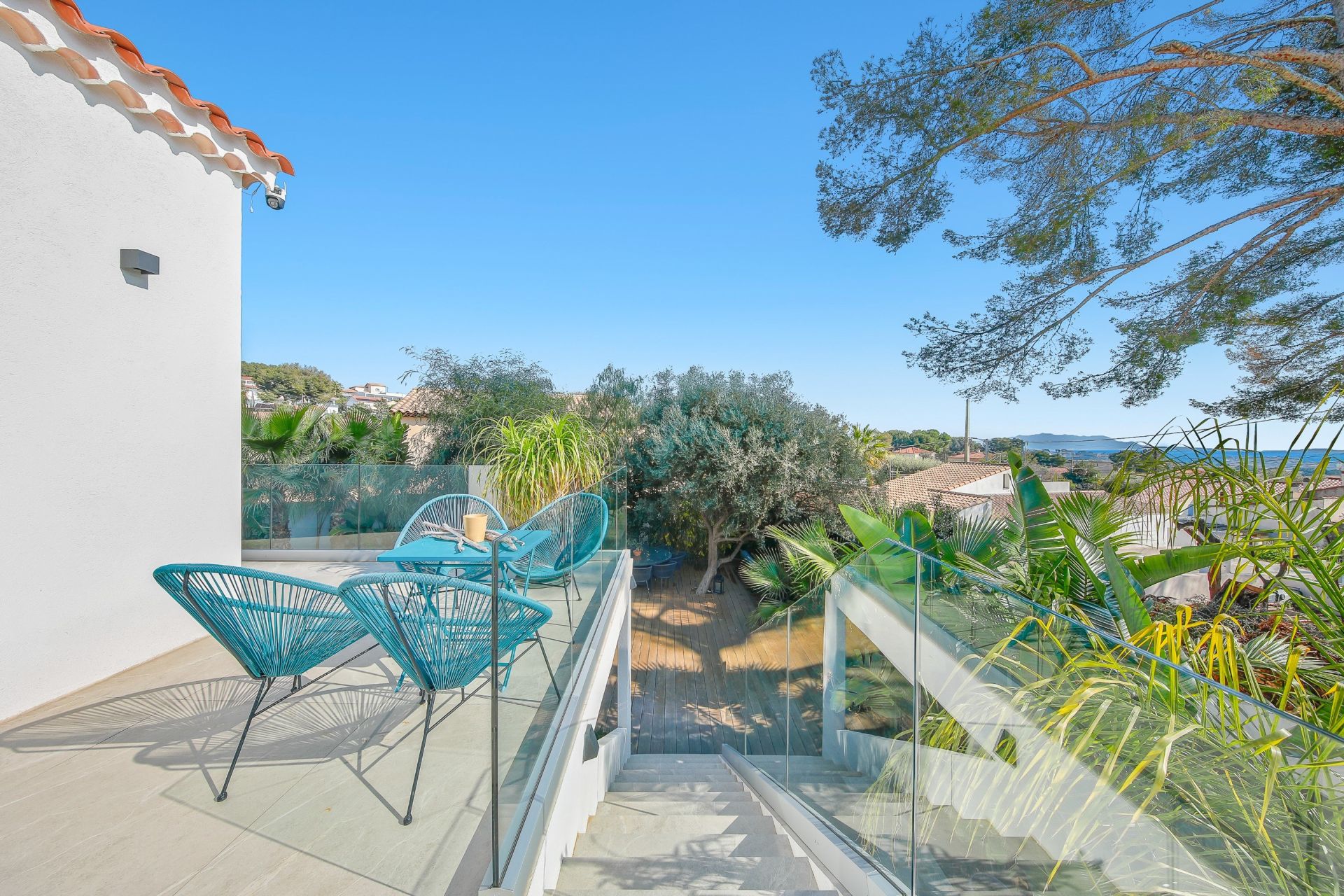 luxury house 7 Rooms for sale on BANDOL (83150)