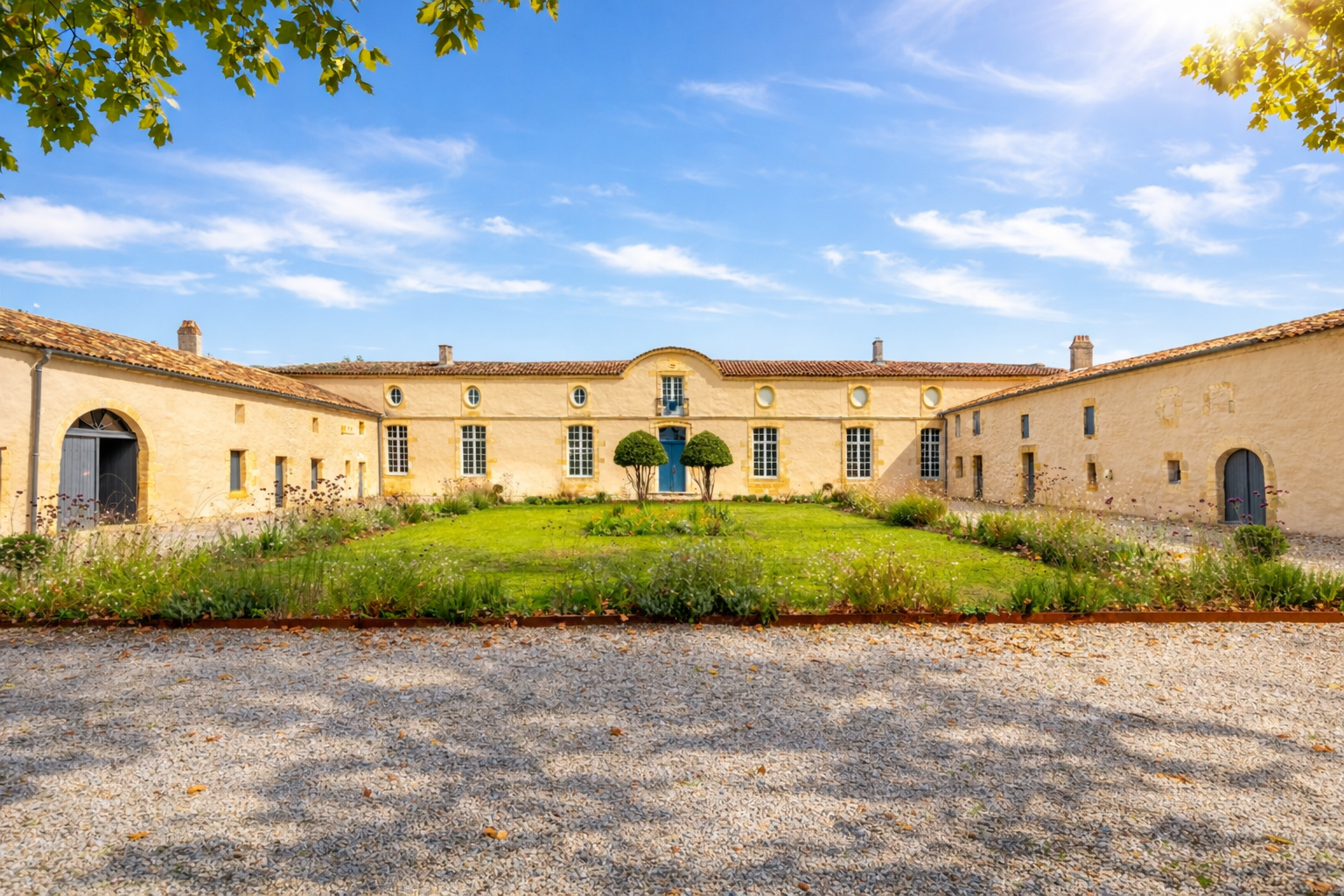 castle 10 Rooms for sale on BORDEAUX (33000)