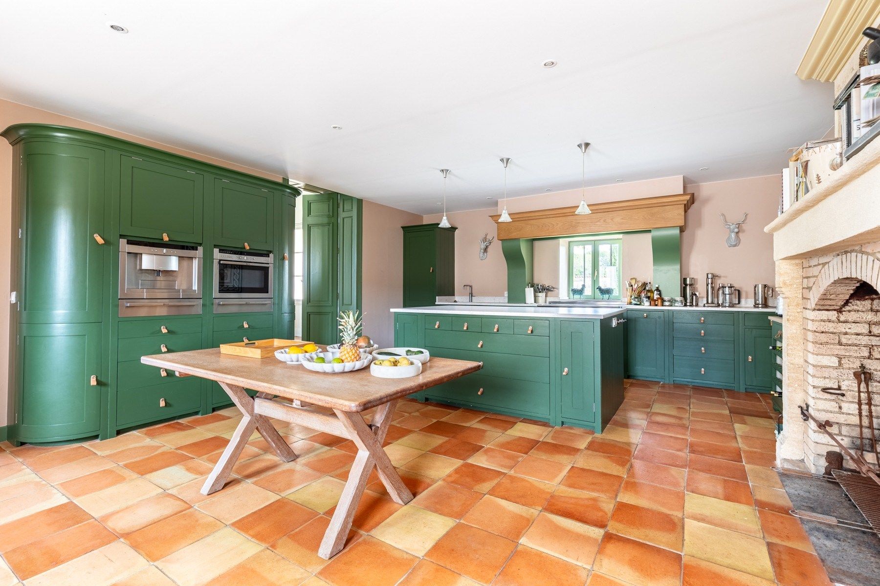 castle 10 Rooms for sale on BORDEAUX (33000)