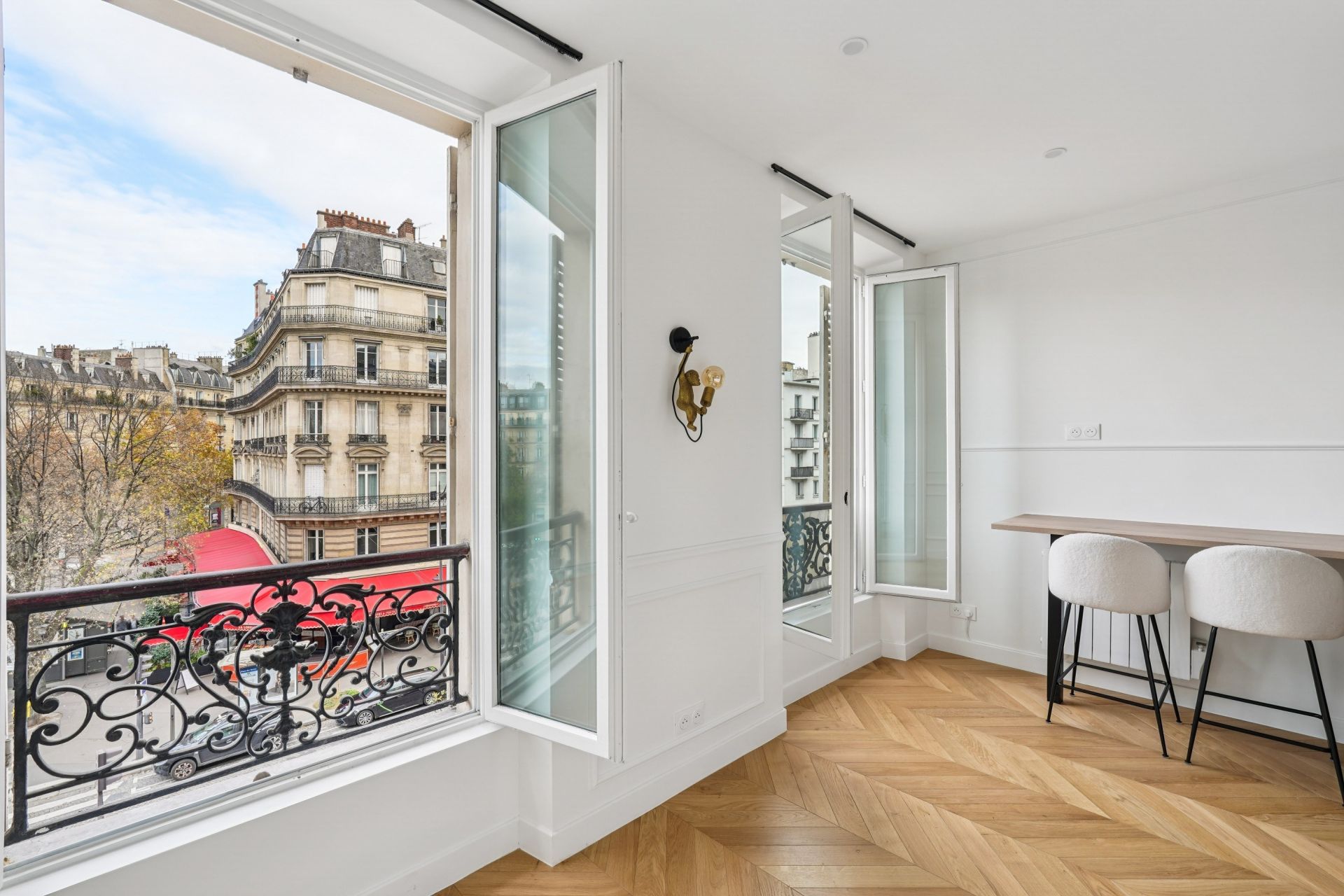 luxury apartment 2 Rooms for sale on PARIS (75008)