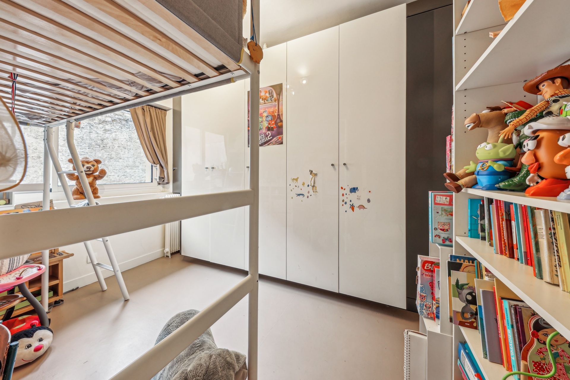 luxury apartment 4 Rooms for sale on PARIS (75010)