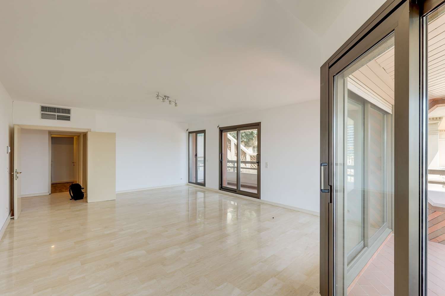 luxury apartment 3 Rooms for sale on MONACO (98000)