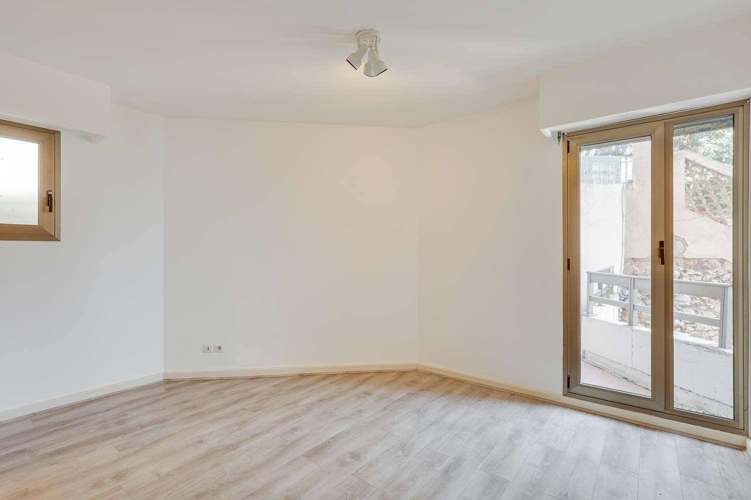 luxury apartment 3 Rooms for sale on MONACO (98000)