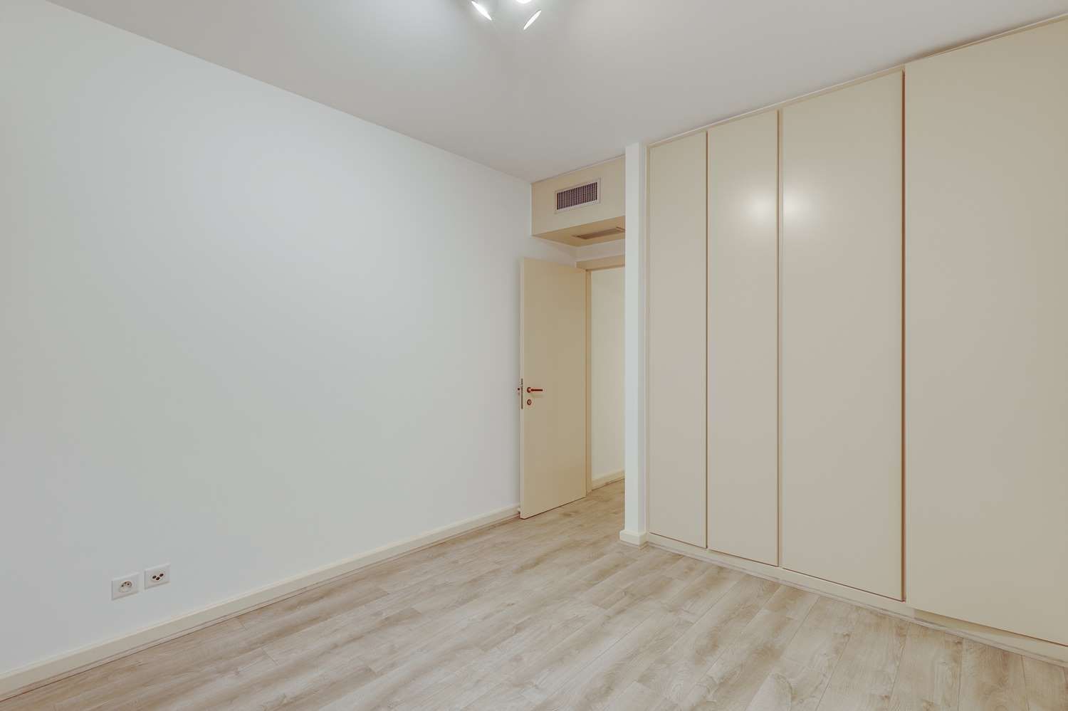 luxury apartment 3 Rooms for sale on MONACO (98000)