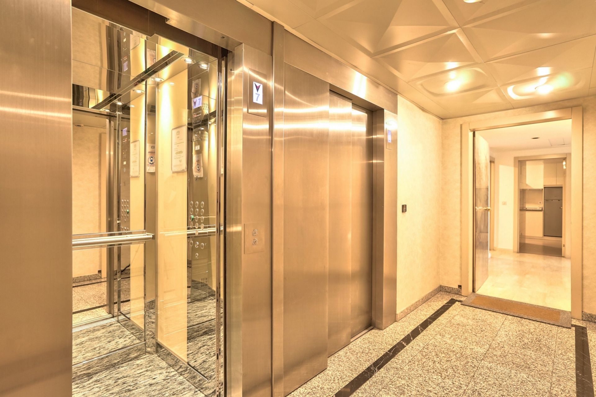 luxury apartment 3 Rooms for sale on MONACO (98000)