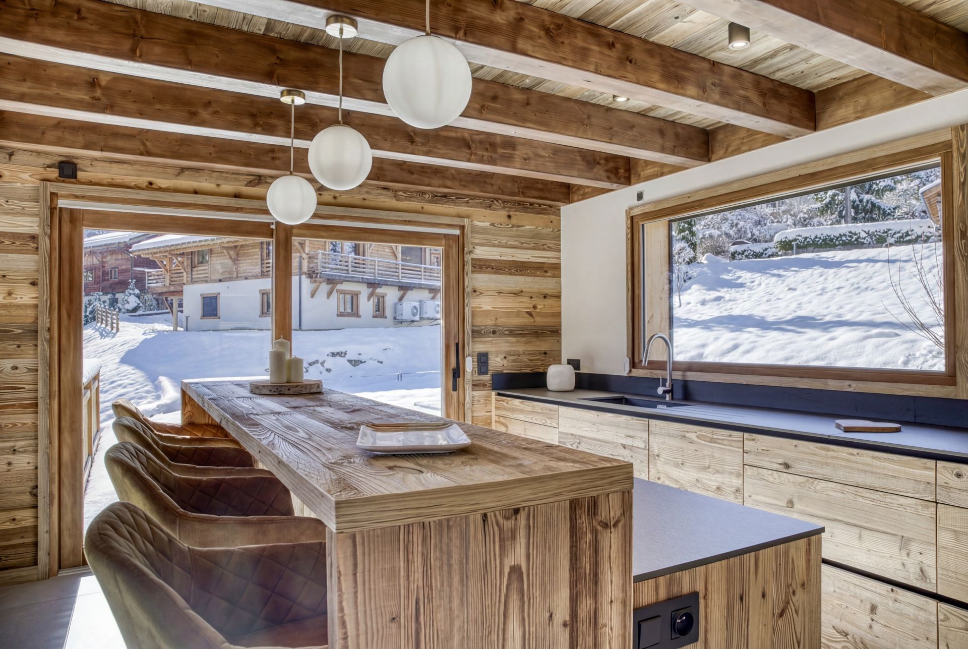 luxury chalet 7 Rooms for sale on MEGEVE (74120)