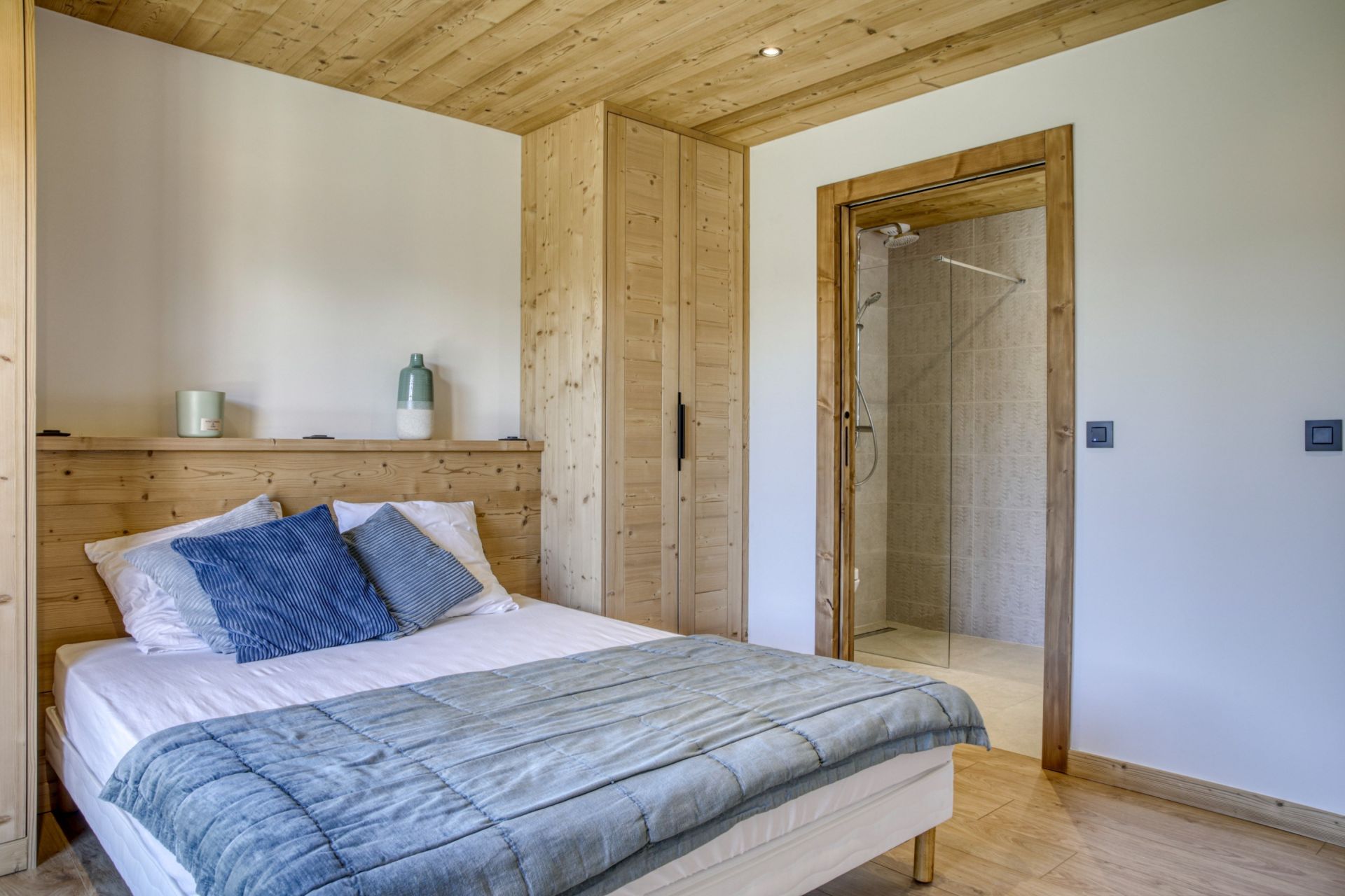 luxury chalet 7 Rooms for sale on MEGEVE (74120)