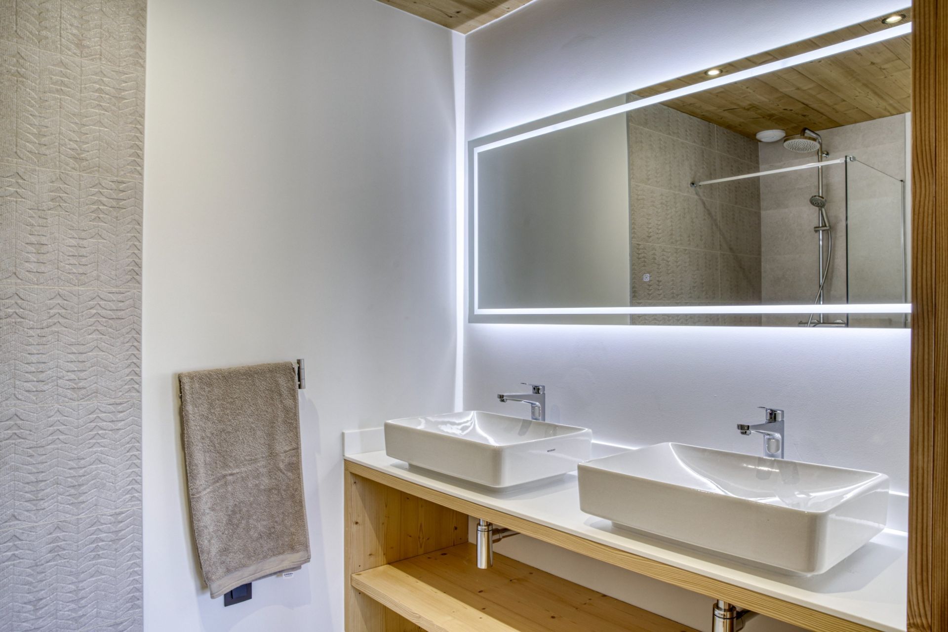 luxury chalet 7 Rooms for sale on MEGEVE (74120)