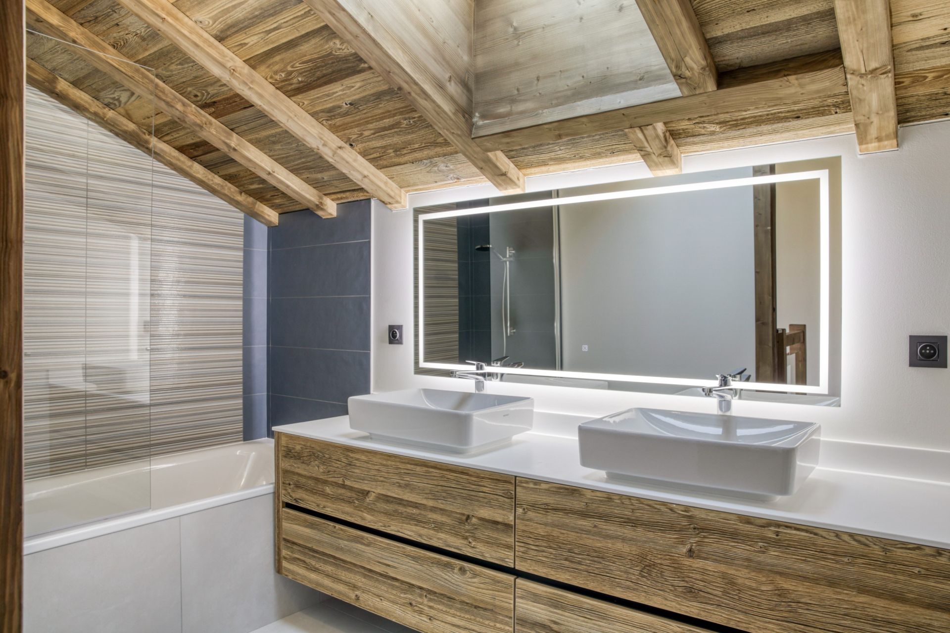 luxury chalet 7 Rooms for sale on MEGEVE (74120)