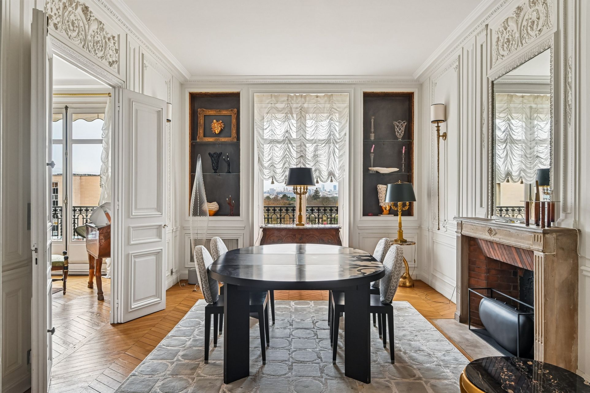 luxury apartment 5 Rooms for sale on PARIS (75016)