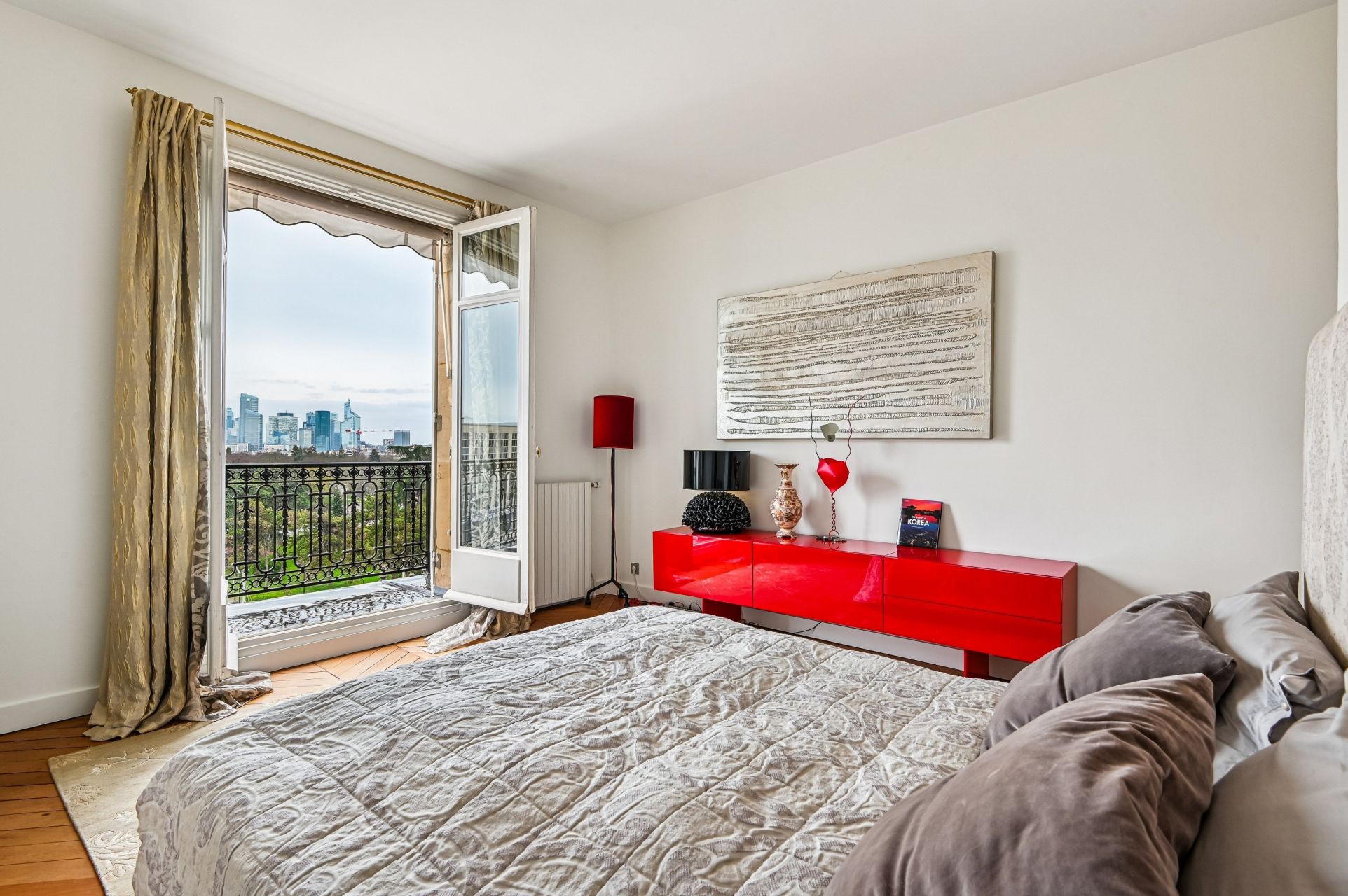 luxury apartment 5 Rooms for sale on PARIS (75016)