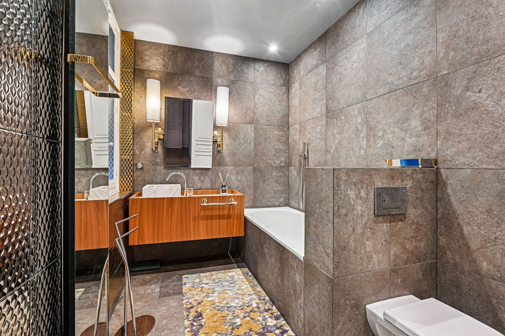 luxury apartment 5 Rooms for sale on PARIS (75016)