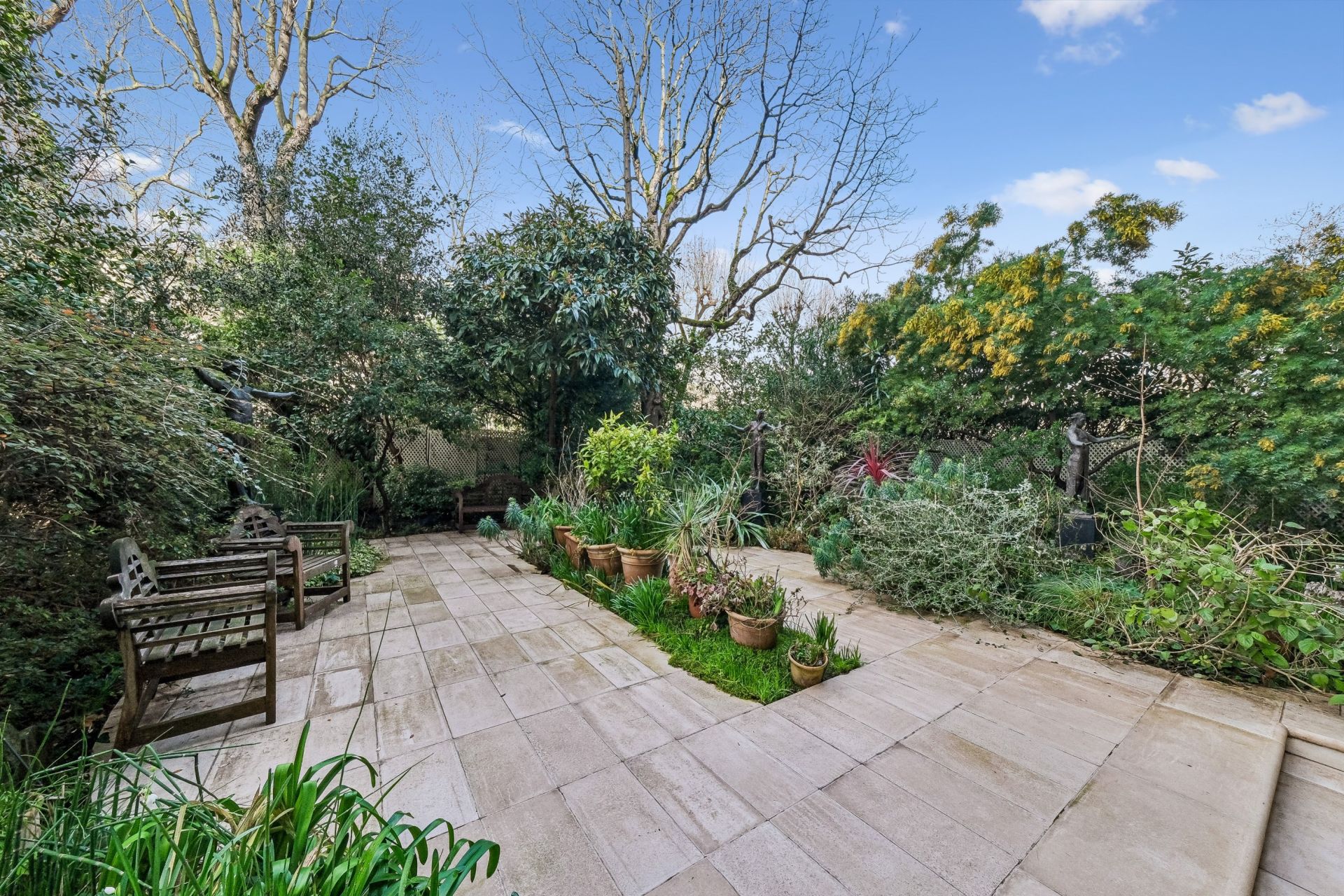 luxury apartment 5 Rooms for sale on NEUILLY SUR SEINE (92200)