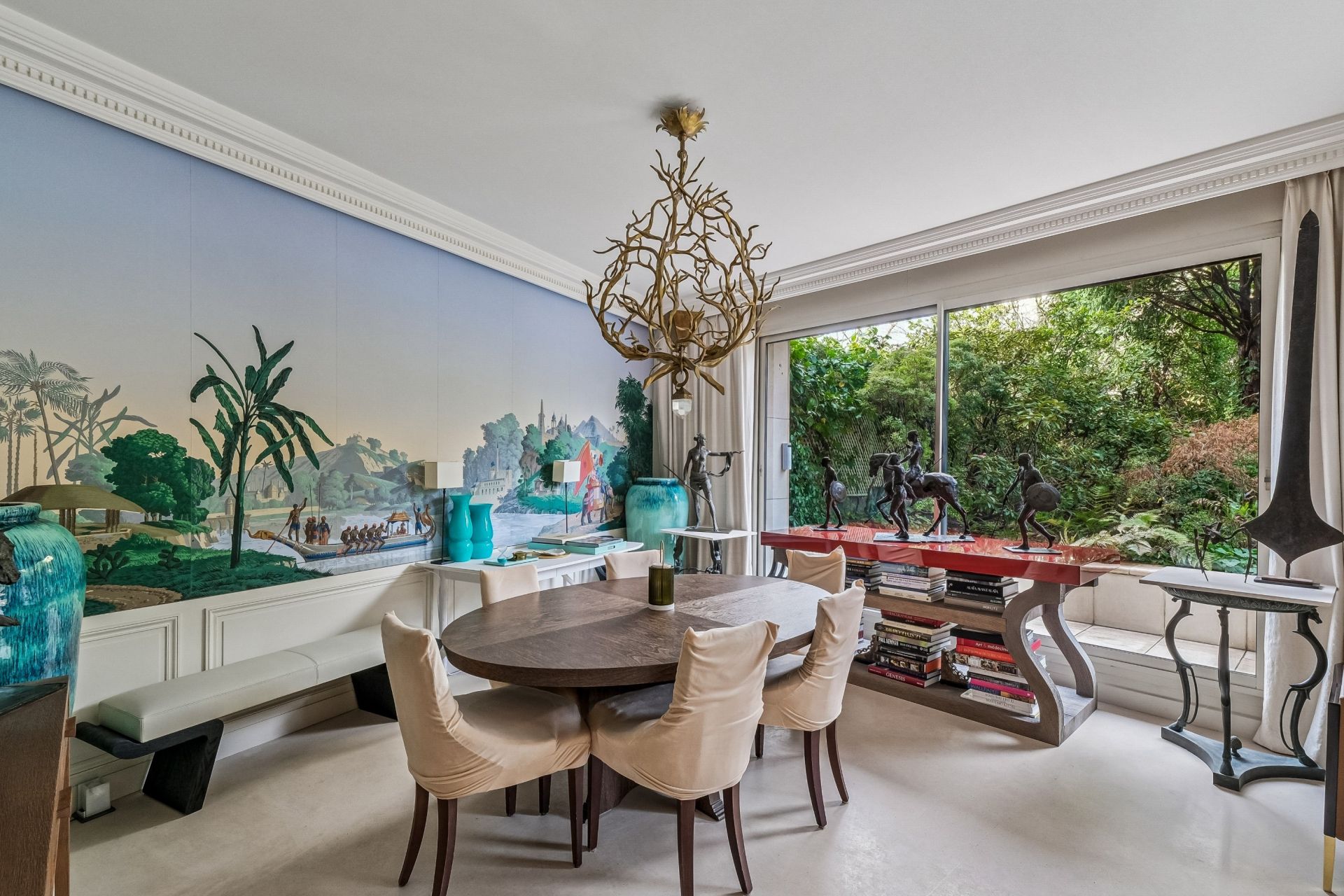 luxury apartment 5 Rooms for sale on NEUILLY SUR SEINE (92200)