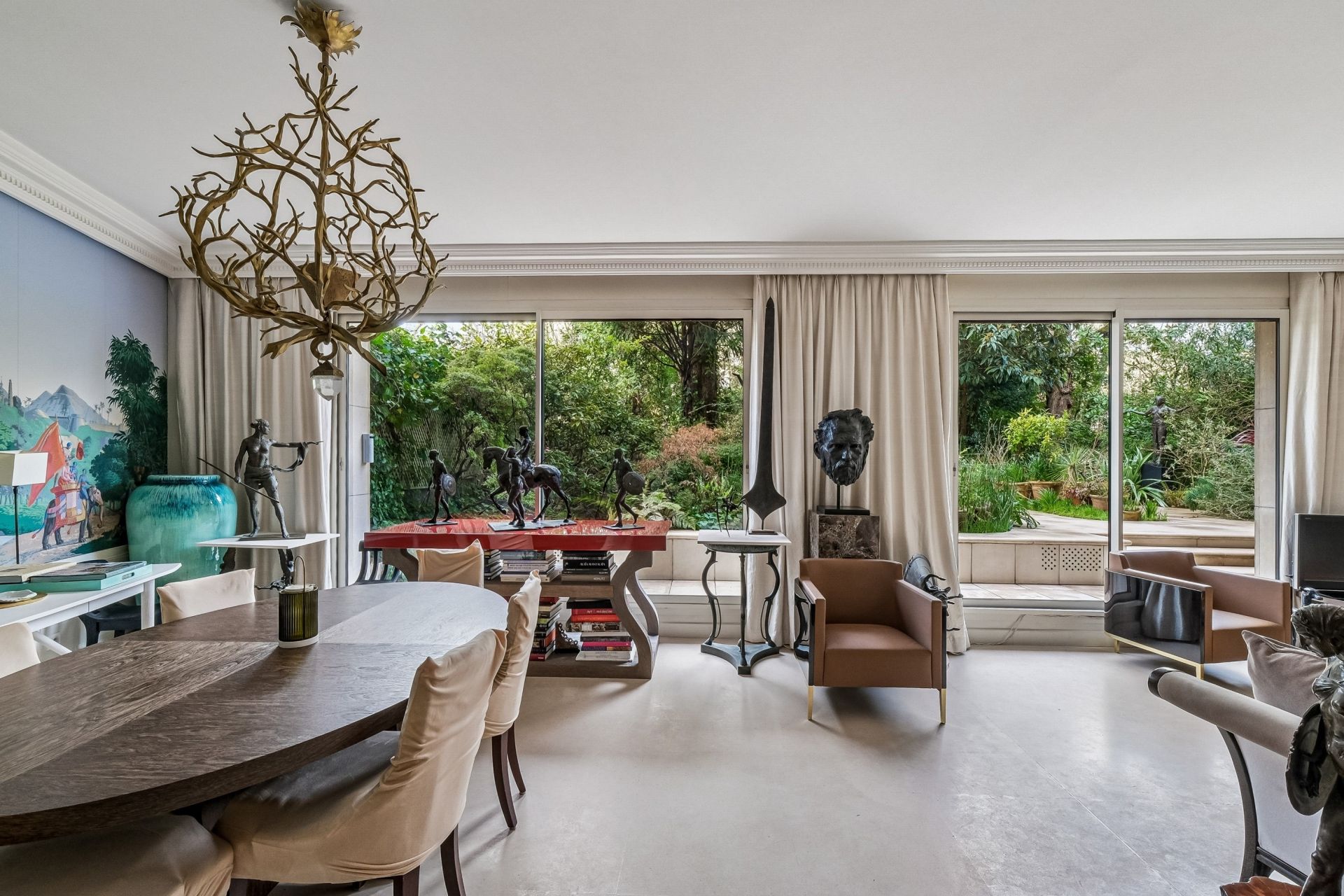 luxury apartment 5 Rooms for sale on NEUILLY SUR SEINE (92200)