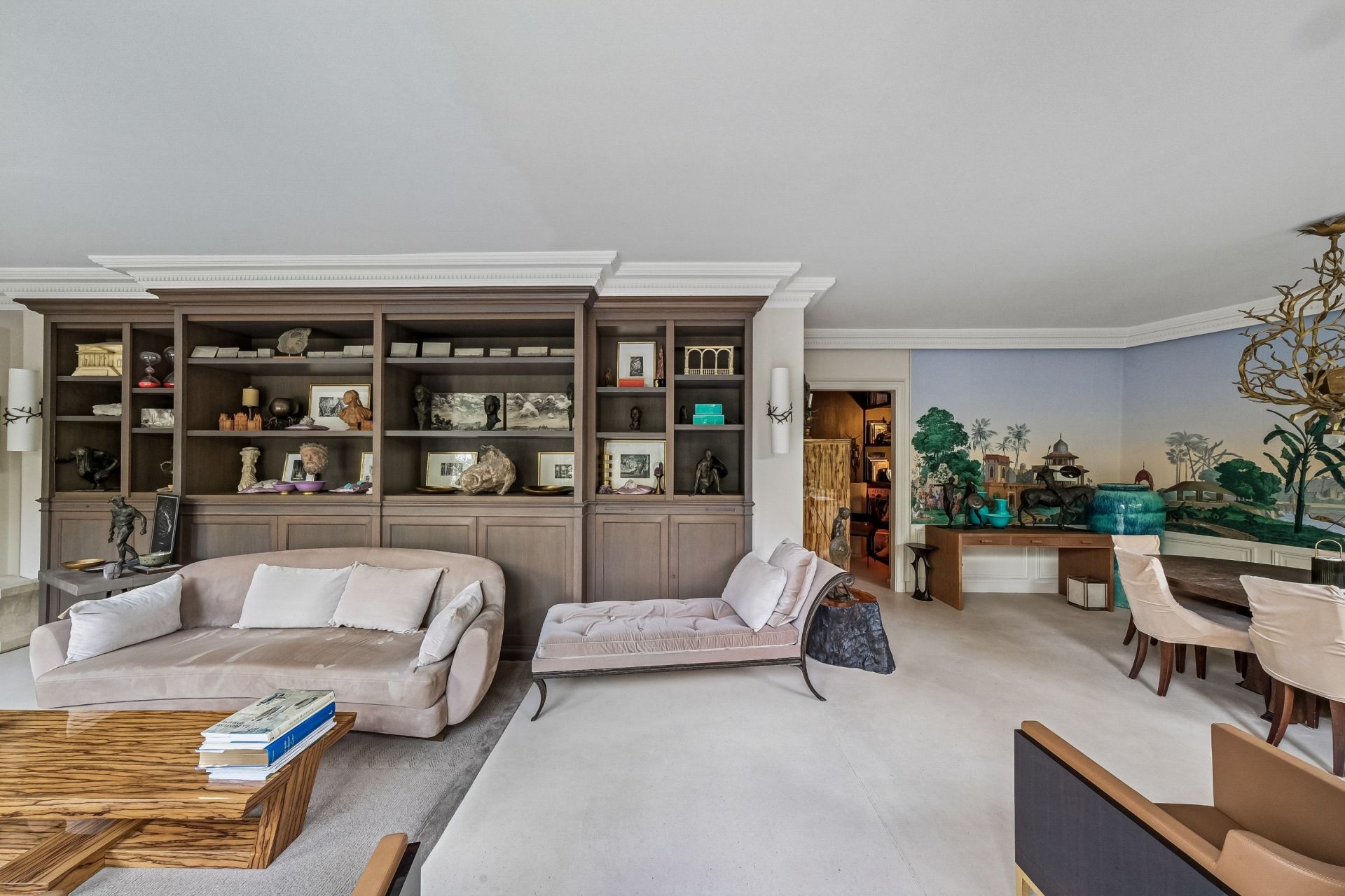 luxury apartment 5 Rooms for sale on NEUILLY SUR SEINE (92200)