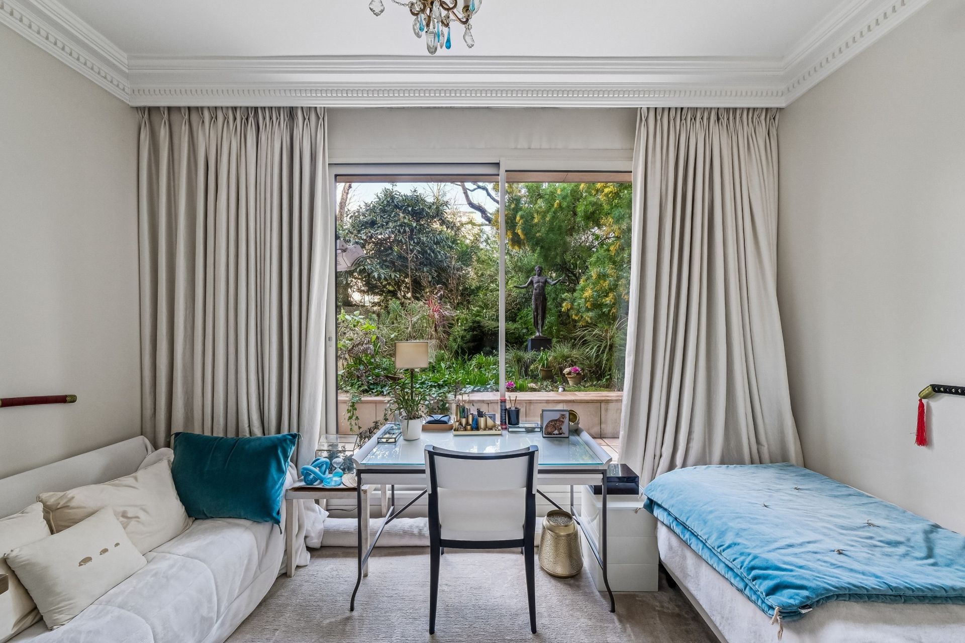 luxury apartment 5 Rooms for sale on NEUILLY SUR SEINE (92200)