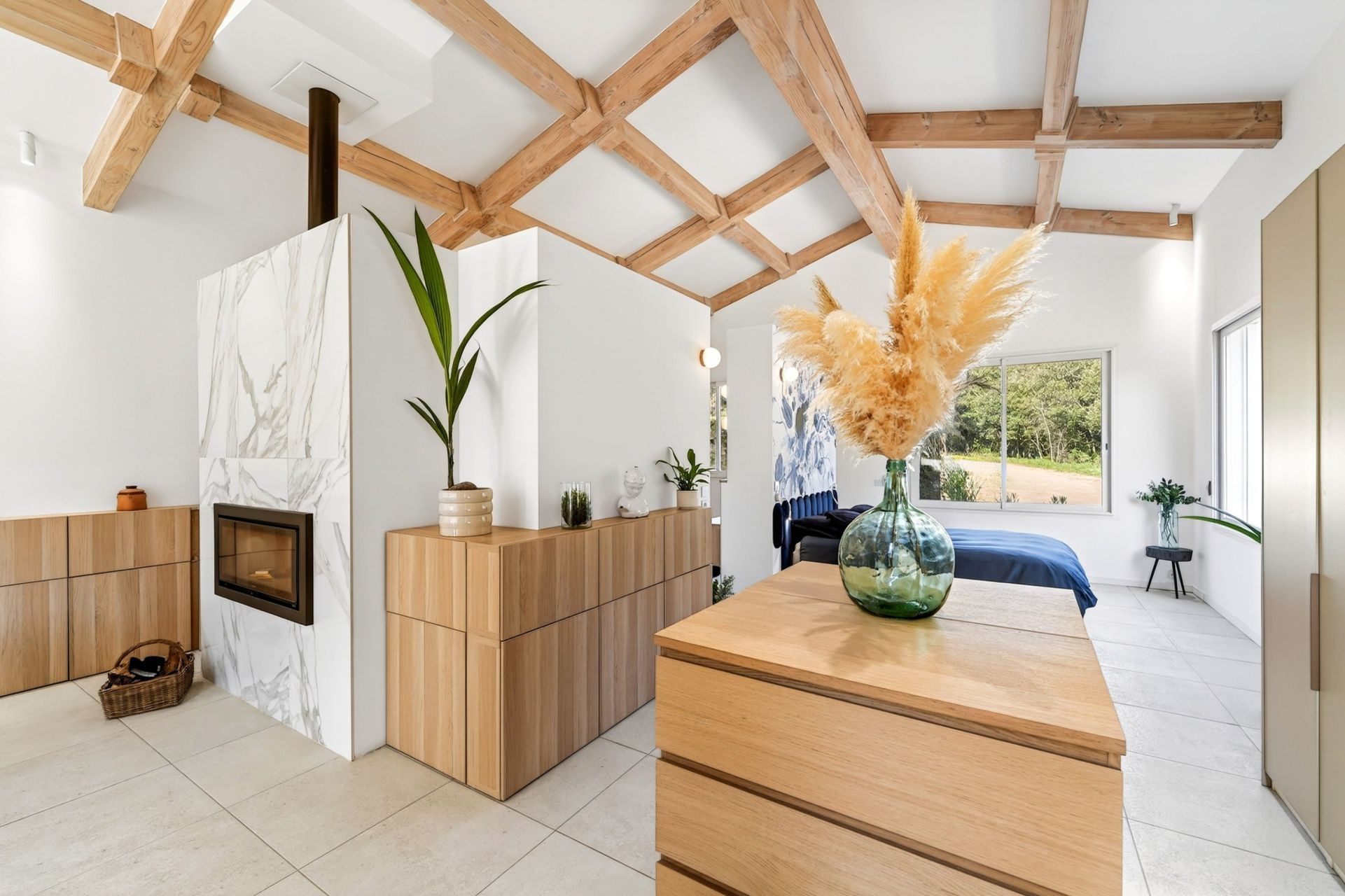 luxury house 2 Rooms for sale on GONFARON (83590)