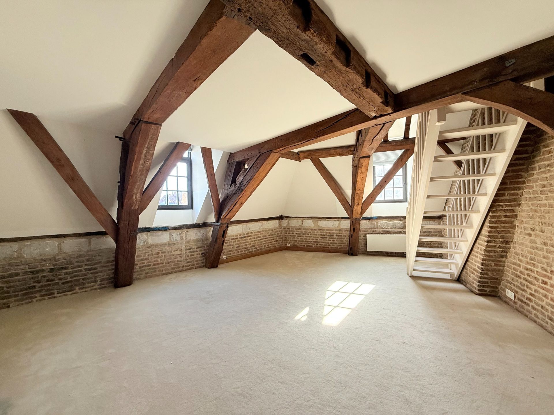 luxury apartment 3 Rooms for rent on LILLE (59000)