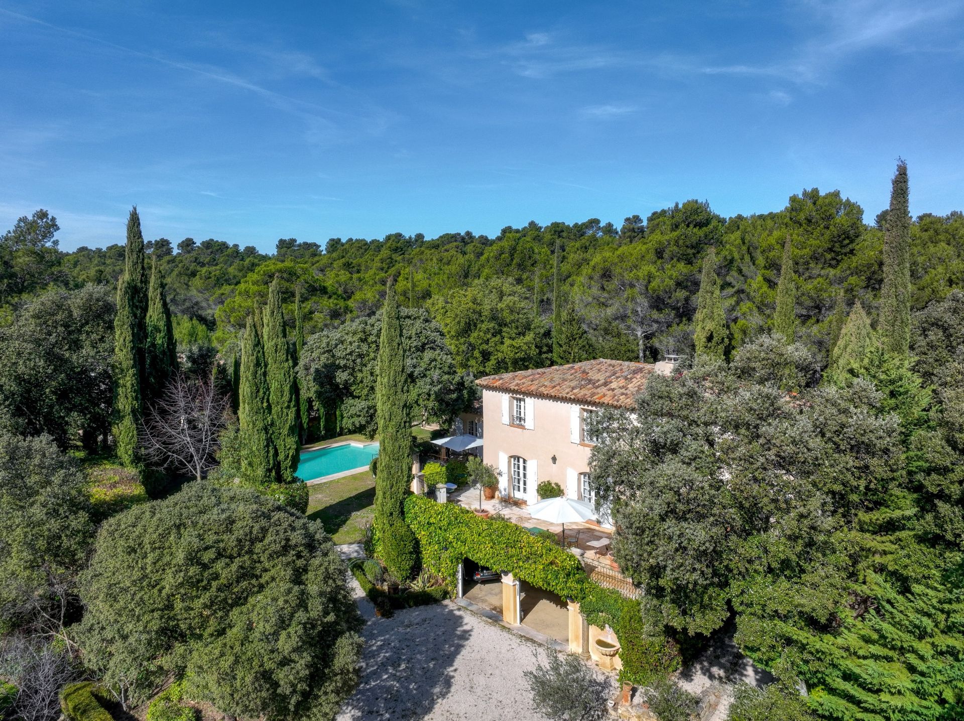 maison de luxe 8 Pièces en vente sur ST MARC JAUMEGARDE (13100)