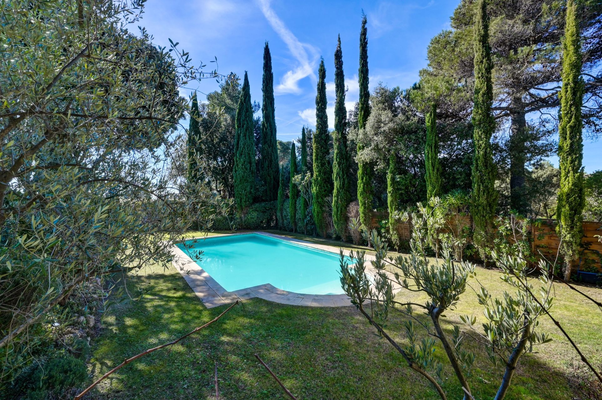 maison de luxe 8 Pièces en vente sur ST MARC JAUMEGARDE (13100)