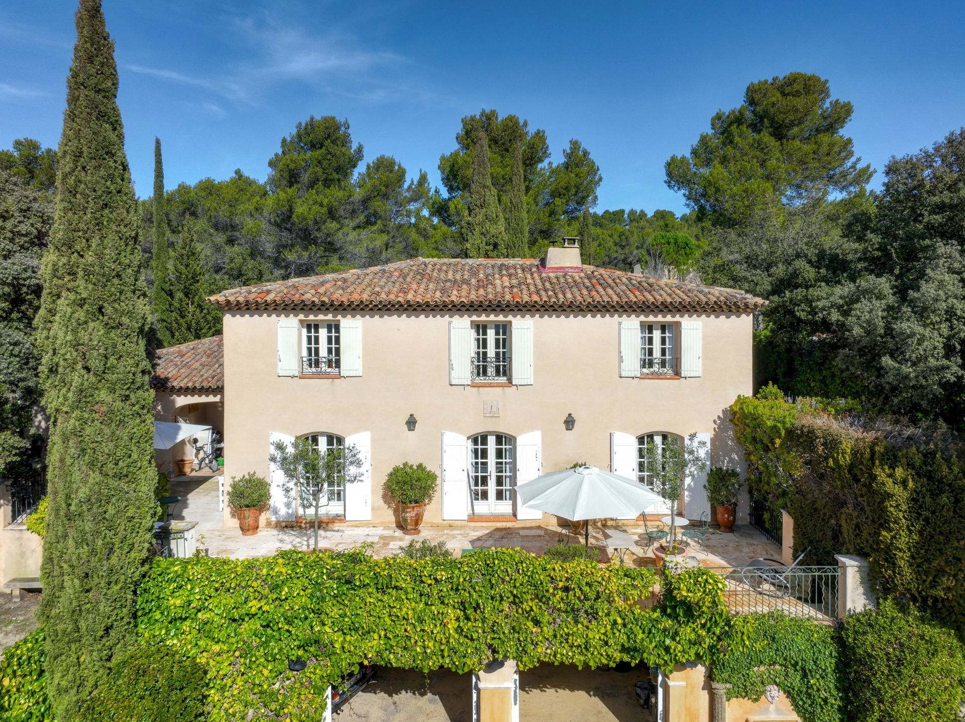 maison de luxe 8 Pièces en vente sur ST MARC JAUMEGARDE (13100)