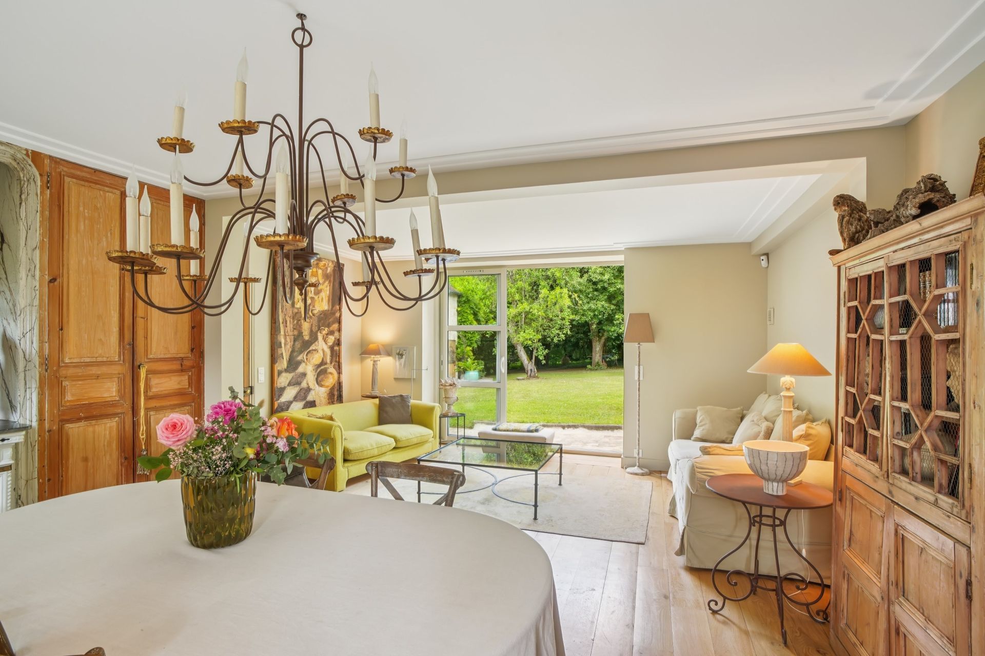 luxury house 8 Rooms for sale on VILLETTE (78930)